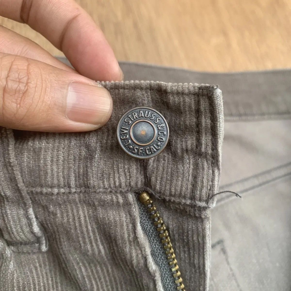 Levi's 💥1990’s VINTAGE LEVI’S 517 JEANS FLARE LEVIS CORDUROY PANTS Size US 28 / EU 44 - 10 Thumbnail