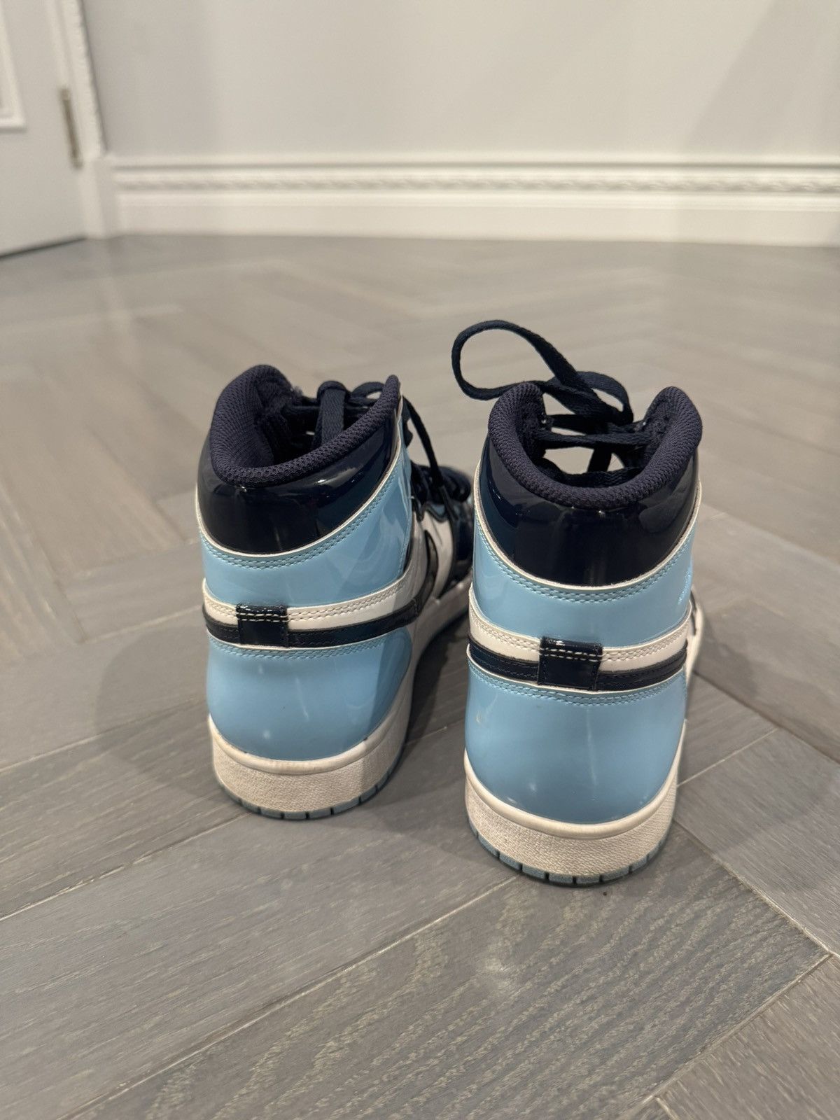 Nike Women’s Air Jordan 1 Retro High OG Blue Chill Size US 7 / IT 37 - 3 Thumbnail