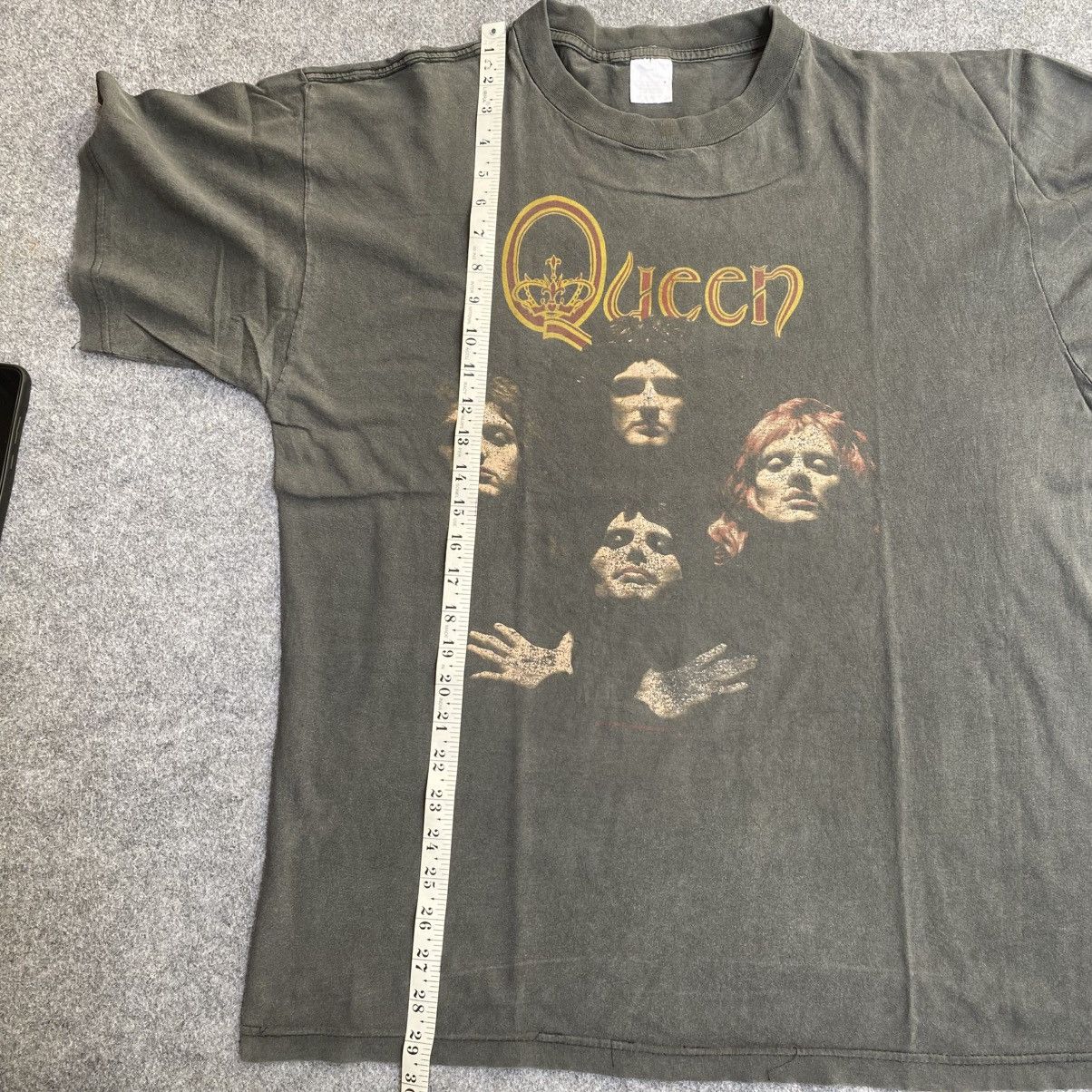 Band Tees Vintage 90s Queen Faded Tee Size US XL / EU 56 / 4 - 7 Thumbnail
