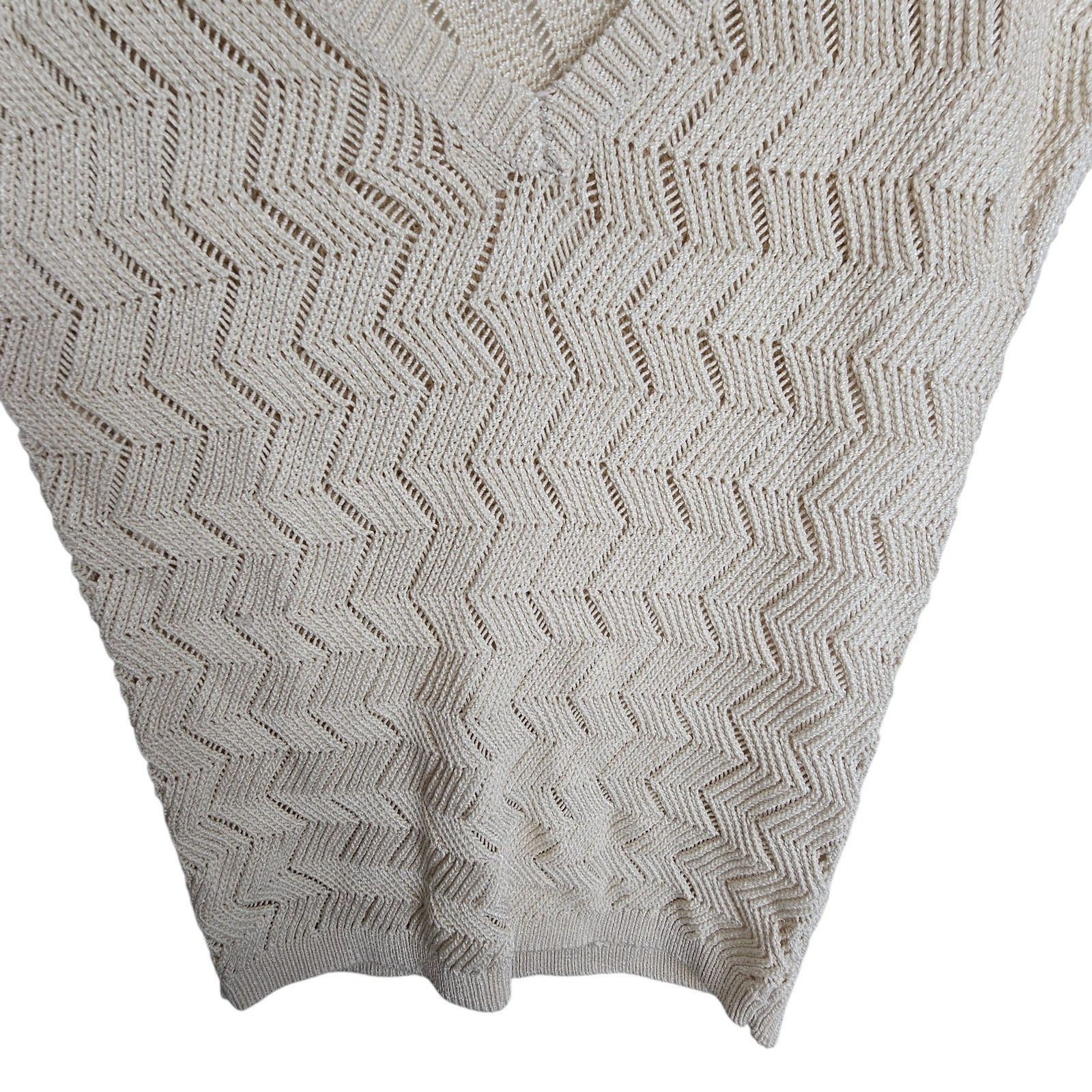 White House Black Market White House Black Market Open Knit V-Neck Sweater Size S Size S / US 4 / IT 40 - 3 Thumbnail