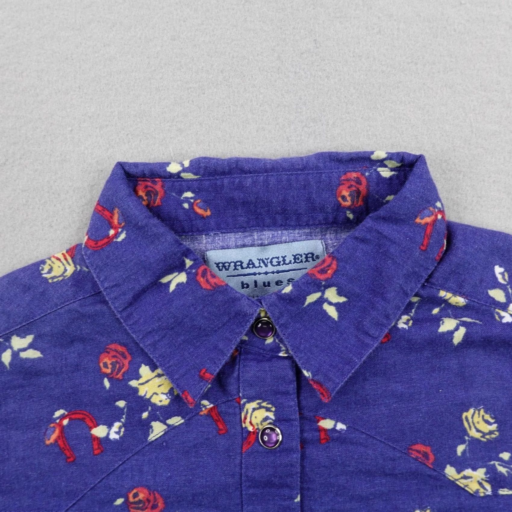 Wrangler VINTAGE Wrangler Blues Shirt Womens Medium Blue Western Floral Pearl Snap Rodeo Shirt Size M / US 6-8 / IT 42-44 - 2 Thumbnail