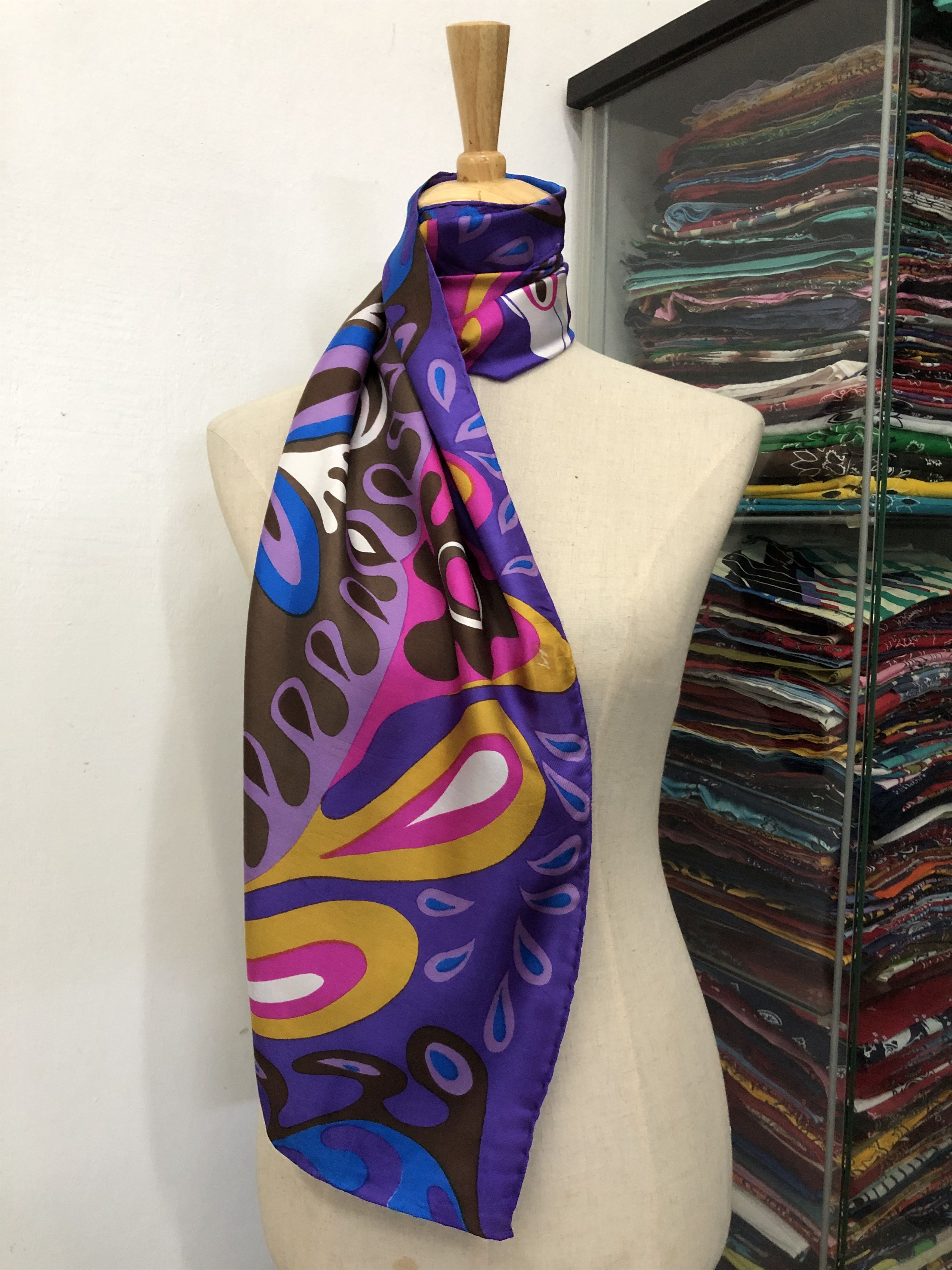 Vintage Vintage Silk Scarf Size ONE SIZE - 1 Thumbnail