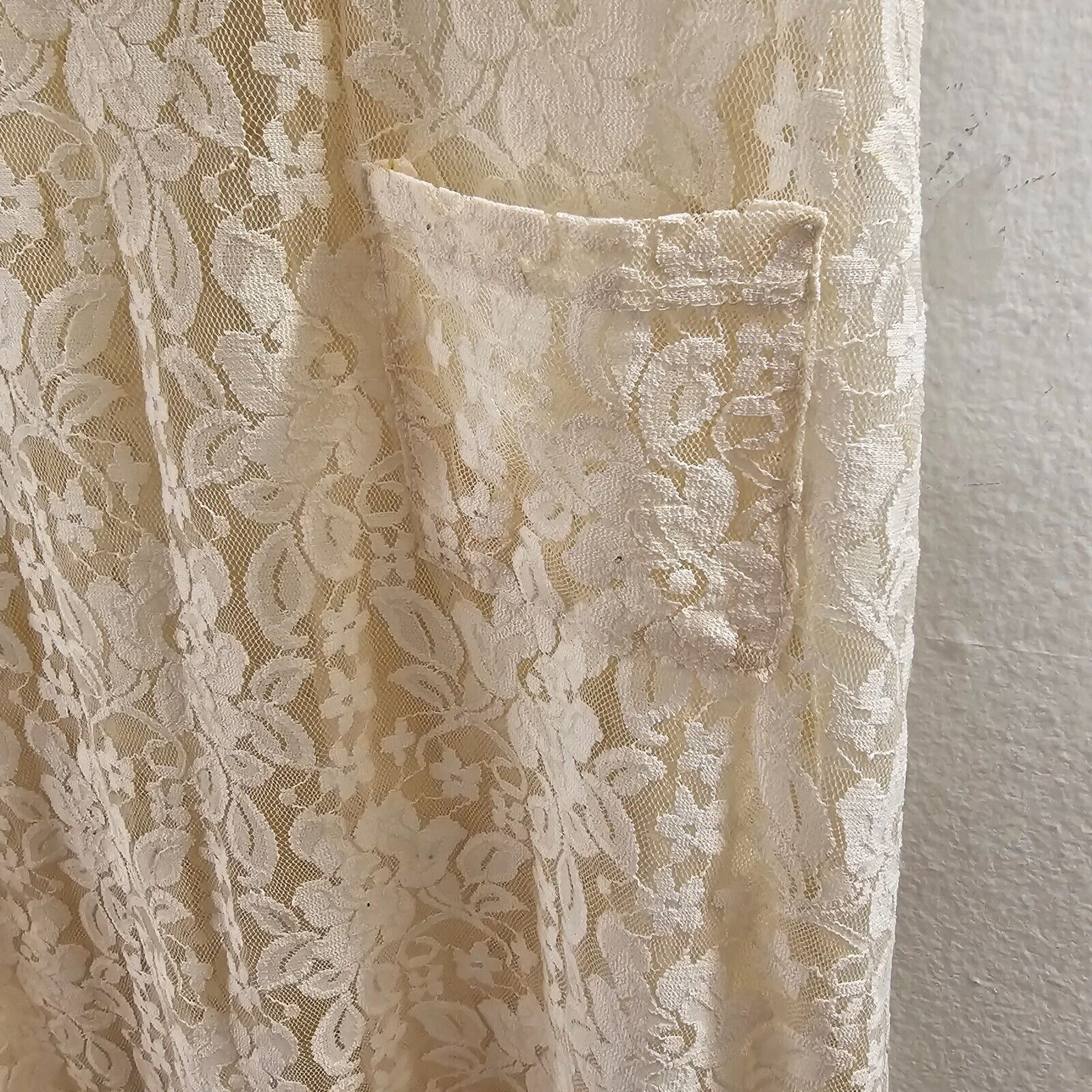 Other Splendid Cream Lace Scoop Neck Breast Pocket Racerback Tank Size M / US 6-8 / IT 42-44 - 5 Thumbnail