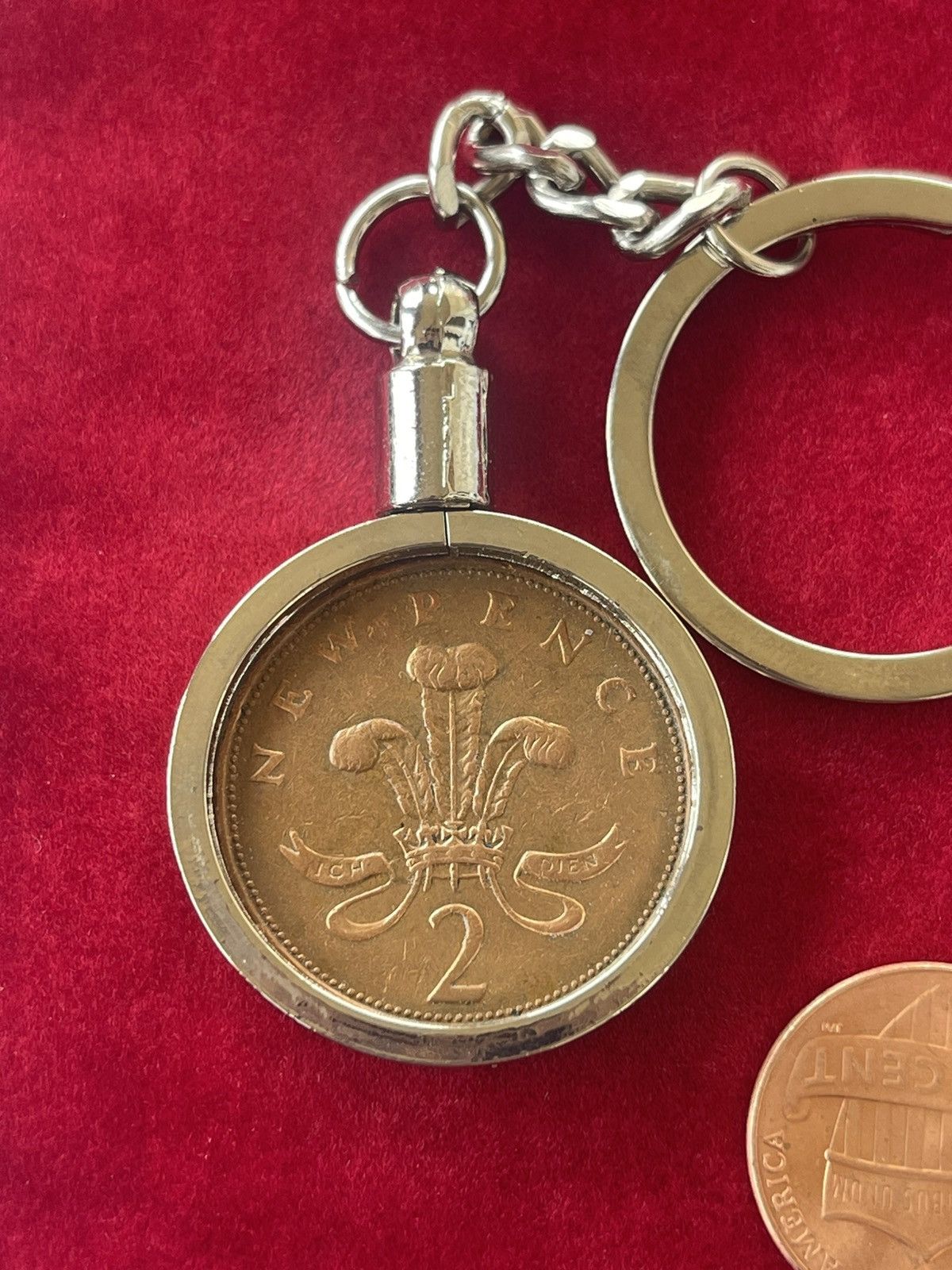 Vintage British bronze coin keychain Size ONE SIZE - 4 Thumbnail