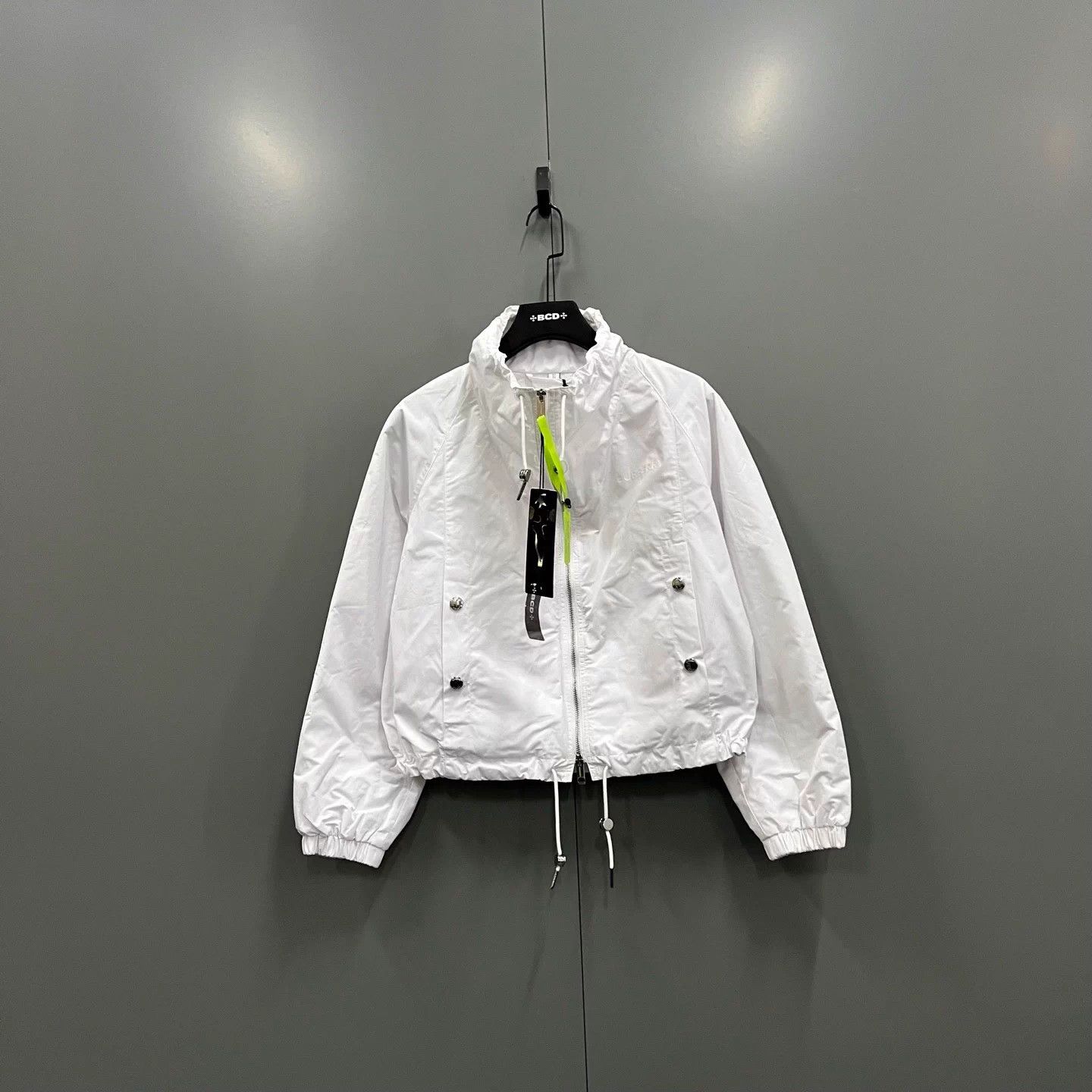 Burberry Burberry White Collar Drawstring Coat 34 New Size XS / US 0-2 / IT 36-38 - 1 Thumbnail
