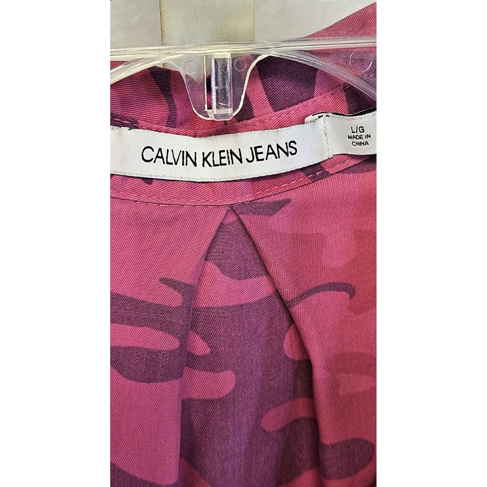 Nique VINTAGE? Unique Pink Camo Pattern CK Women’s Button Up Roll Tab Sleeve Shirt Large Size L / US 10 / IT 46 - 3 Thumbnail
