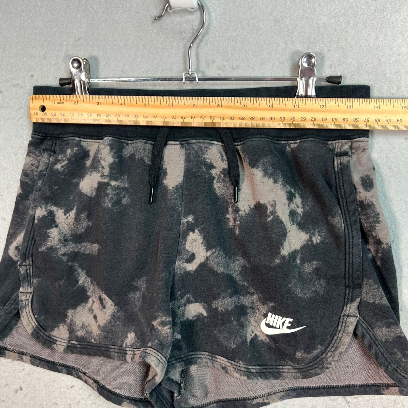 Nike Nike Womens Shorts Size Small Dark Gray Tie-Dye Athletic Gym Running Size 28" / US 6 / IT 42 - 5 Thumbnail