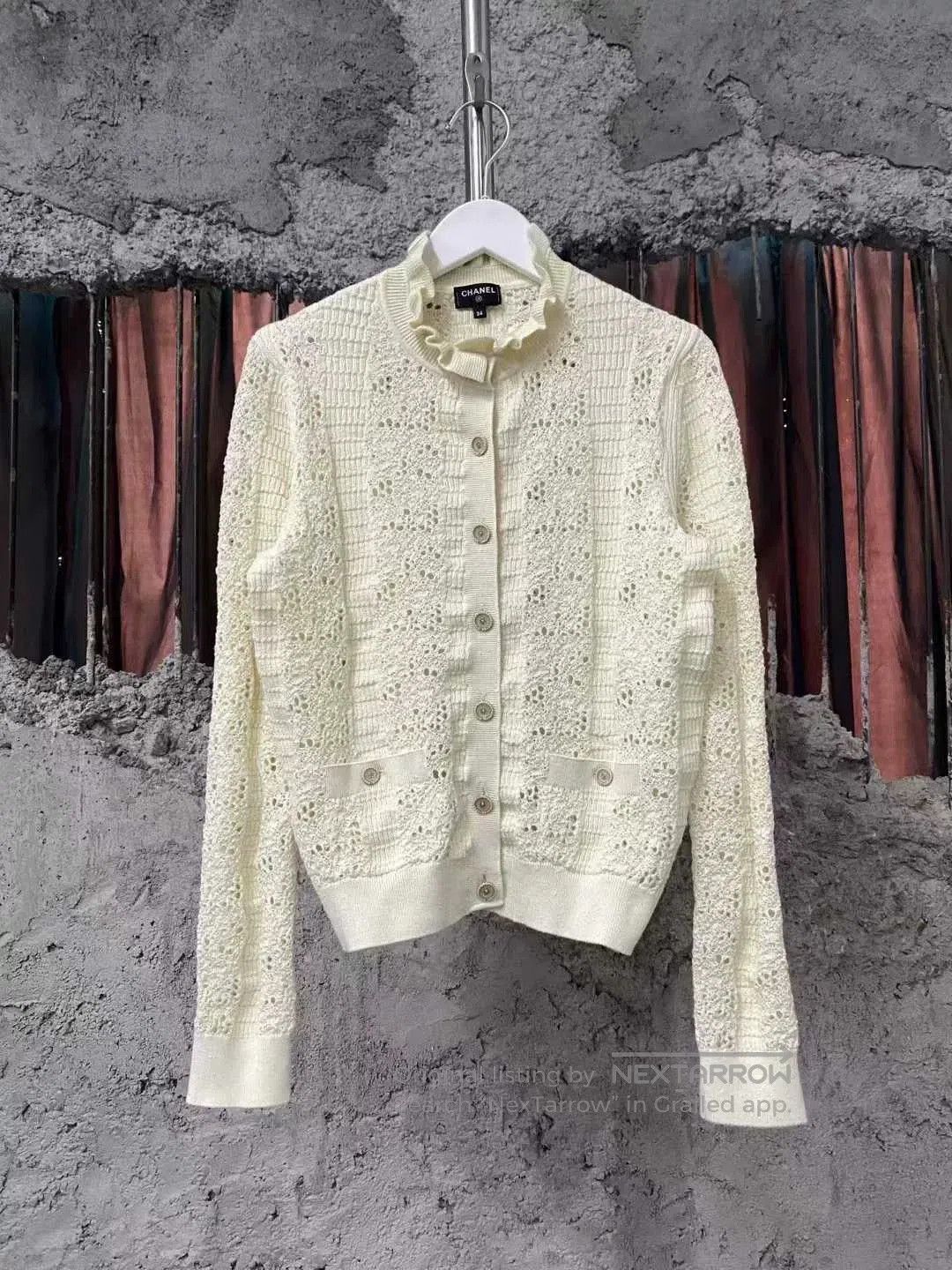 Chanel Chanel Beige Lace-Collar Cashmere Cardigan. Size XS / US 0-2 / IT 36-38 - 1 Thumbnail