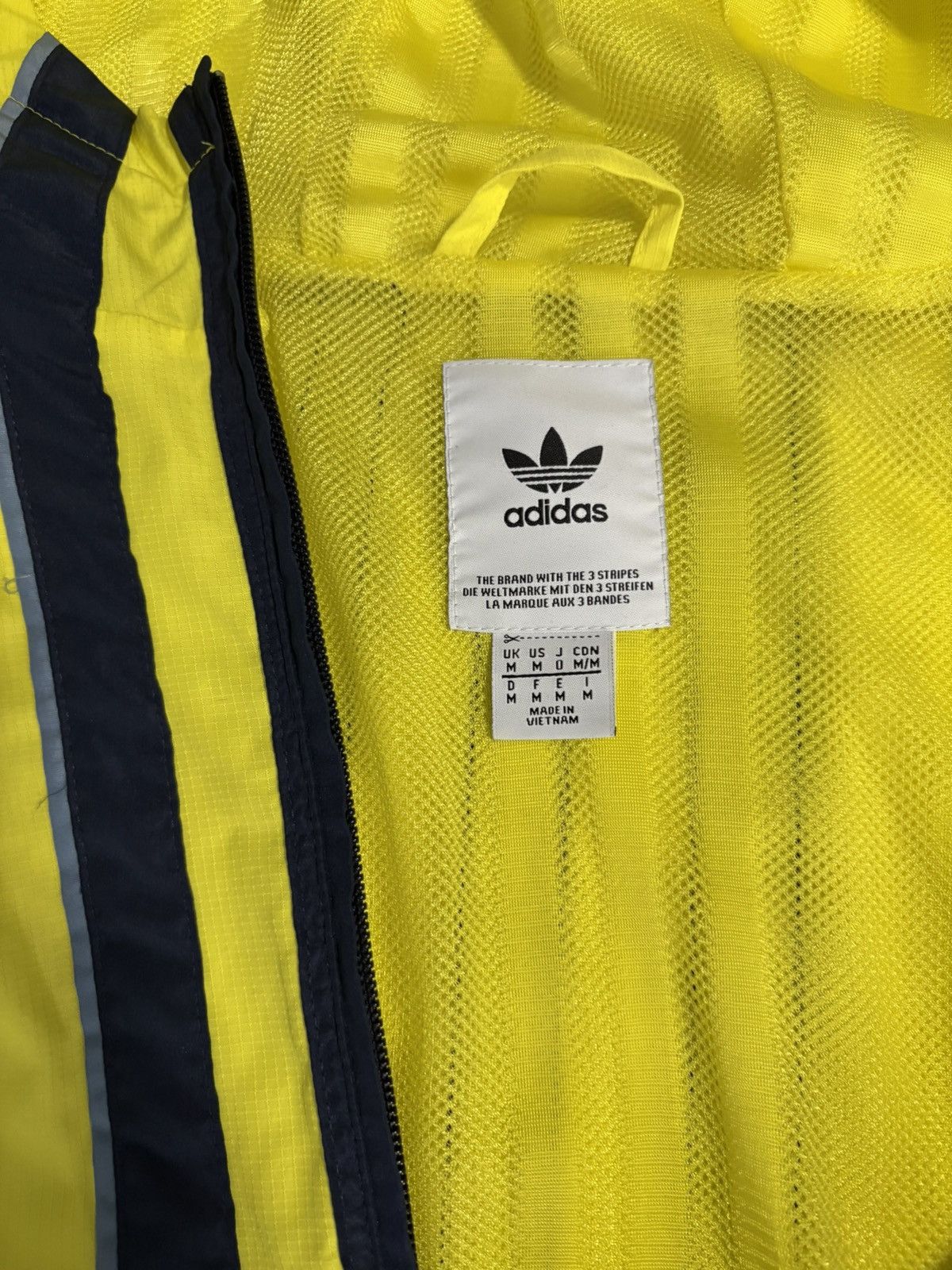 Adidas ADIDAS HOODED PARKA YELLOW NAVY Size US M / EU 48-50 / 2 - 2 Thumbnail