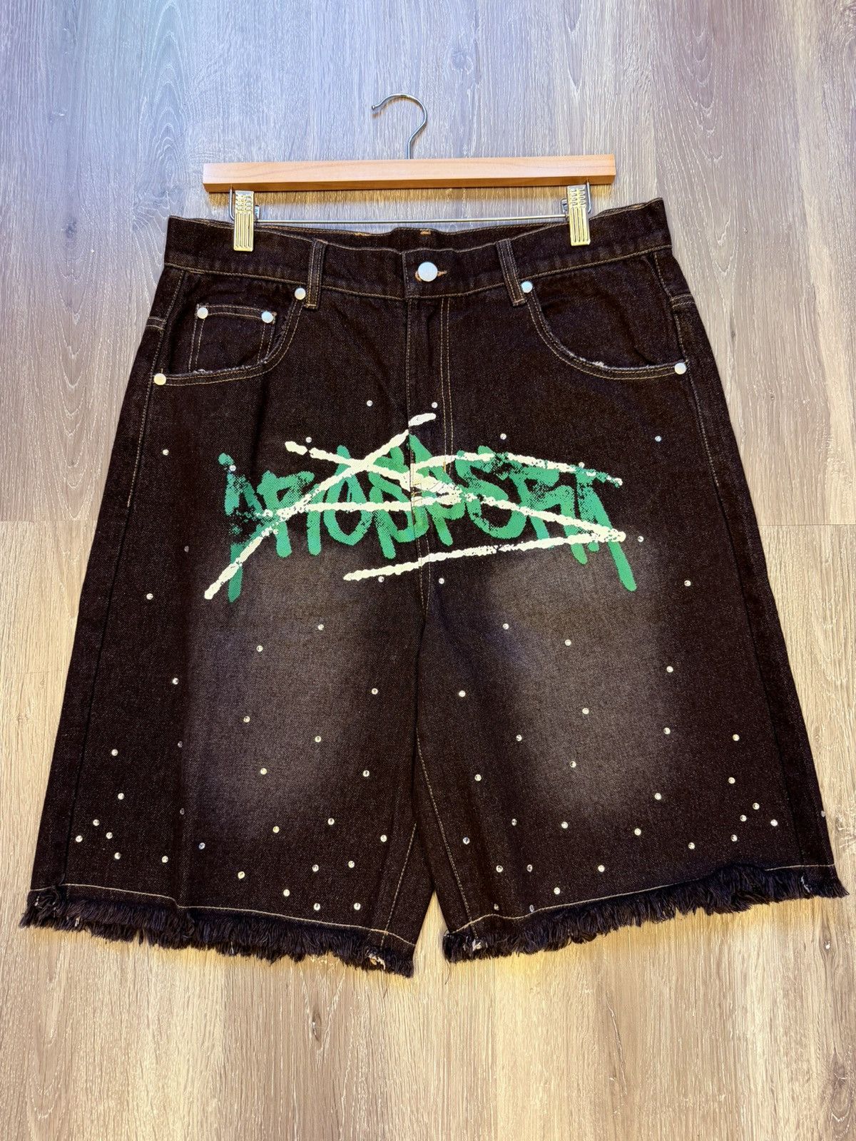 Other Prospera “Graffiti” Jorts Size US 34 / EU 50 - 1 Thumbnail