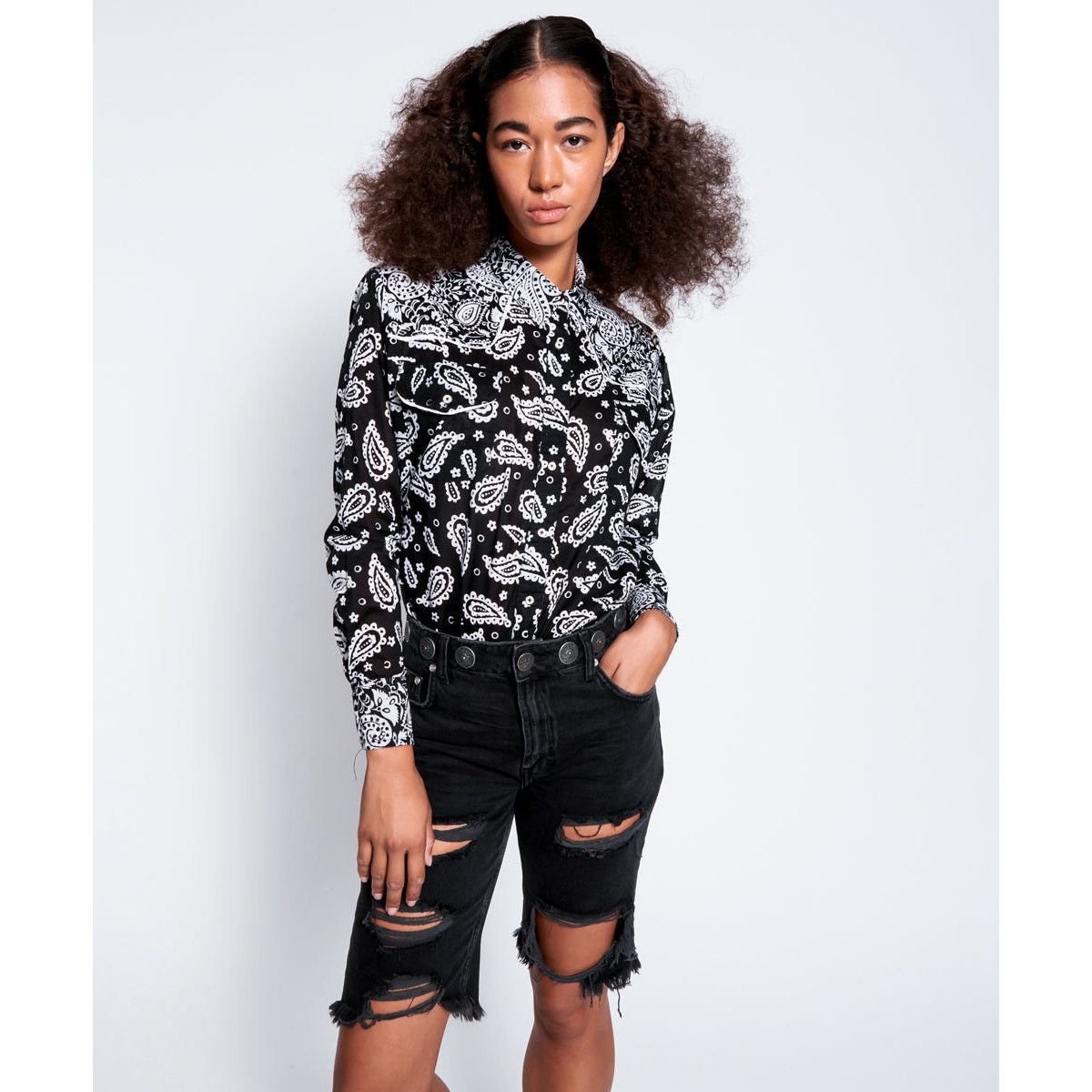 One Teaspoon NWT $167 One Teaspoon x Free People Batik Paisley Buttondown Size XS / US 0-2 / IT 36-38 - 3 Thumbnail