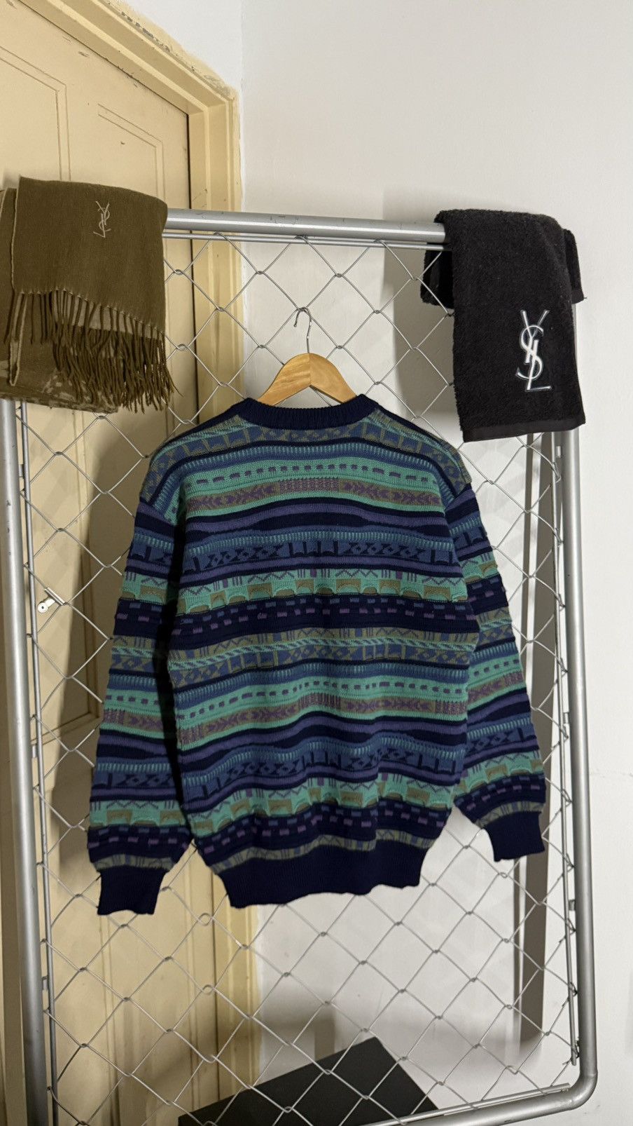 Japanese Brand Vintage Artemodena Uomo 3D Knit Abstract Sweater Pullover Size US L / EU 52-54 / 3 - 3 Thumbnail