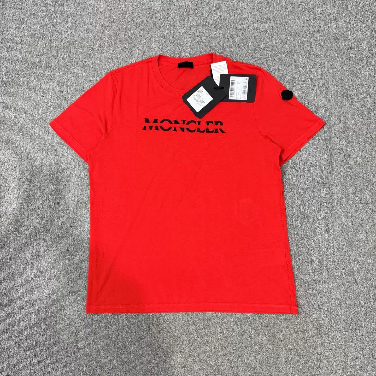 Moncler Moncler Red Chest Logo Short Sleeve T-shirt L Size L / US 10 / IT 46 - 1 Thumbnail