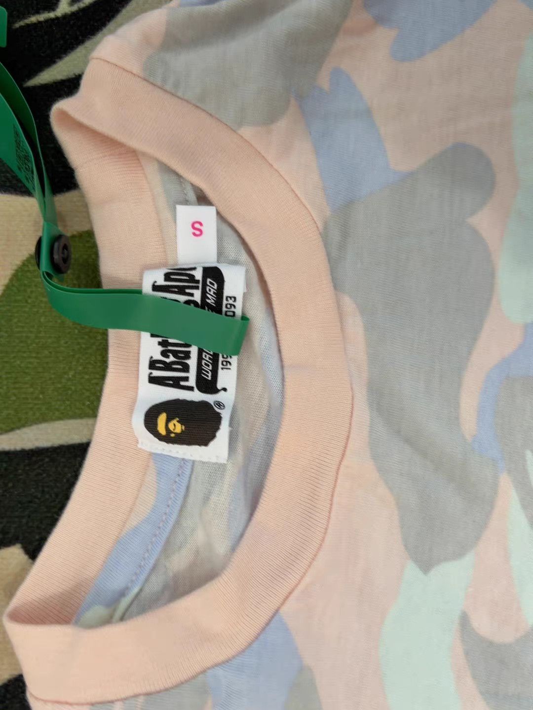 Bape Bape Candy Camo T-Shirt Size US S / EU 44-46 / 1 - 2 Thumbnail