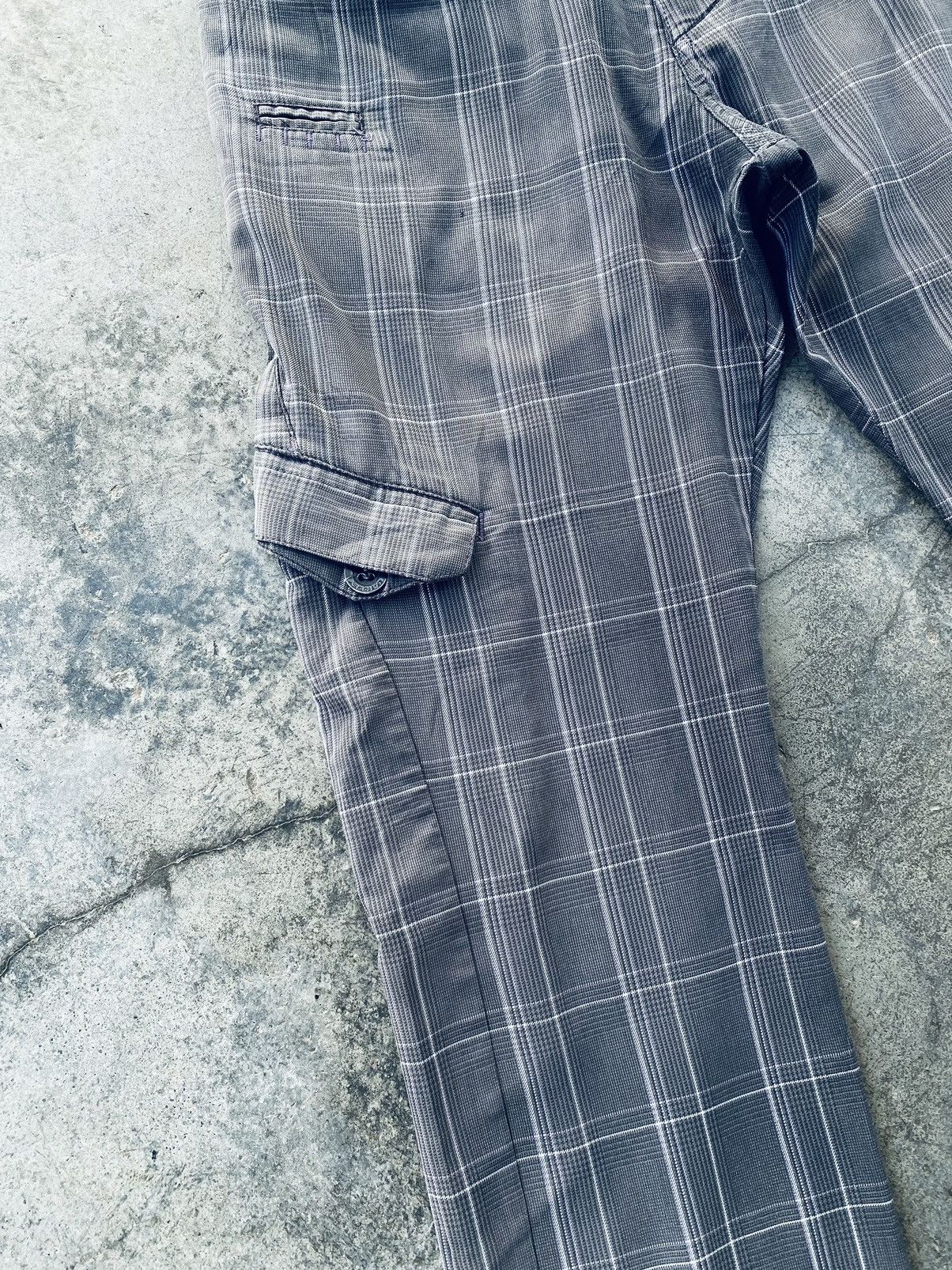 Oakley Vintage Oakley Plaid Cargo Pants Distressed Size 30" / US 8 / IT 44 - 13 Thumbnail