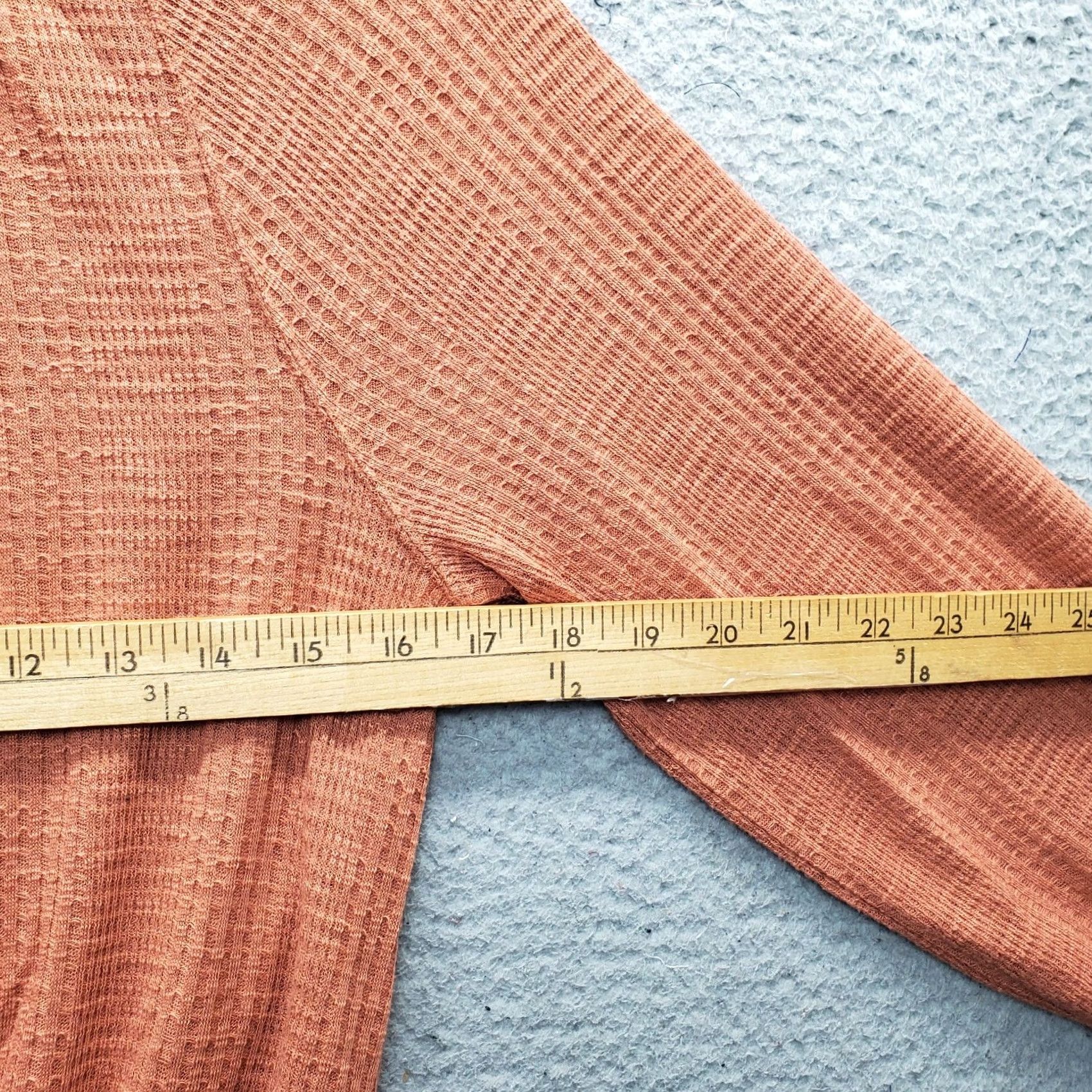 Free People Free People Cropped Top Womens XS Brown Mock Neck Button Back Long Sleeve Size XS / US 0-2 / IT 36-38 - 4 Thumbnail