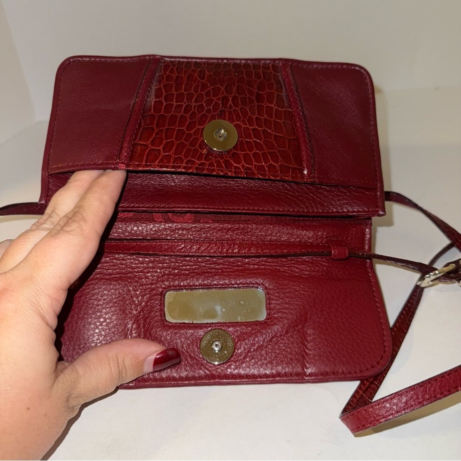 Brighton VINTAGE BRIGHTON 90s red alligator leather wallet crossbody Size ONE SIZE - 7 Thumbnail
