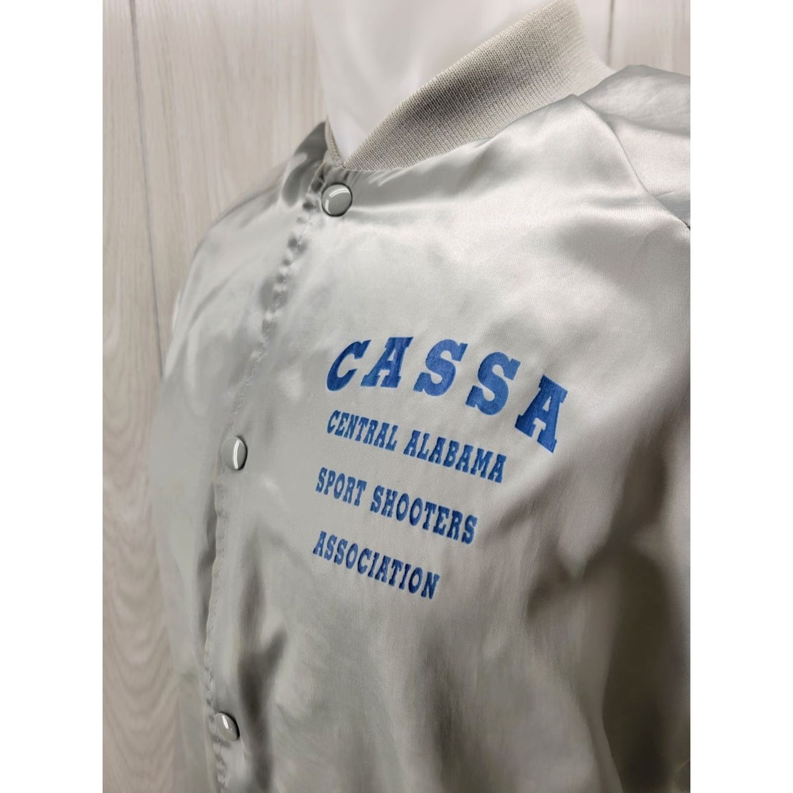Vintage VINTAGE Stain Jacket Central Alabama Sport Shooters Association Jacket Men L Gray Windbreaker Auburn Sportswear Size US L / EU 52-54 / 3 - 4 Thumbnail