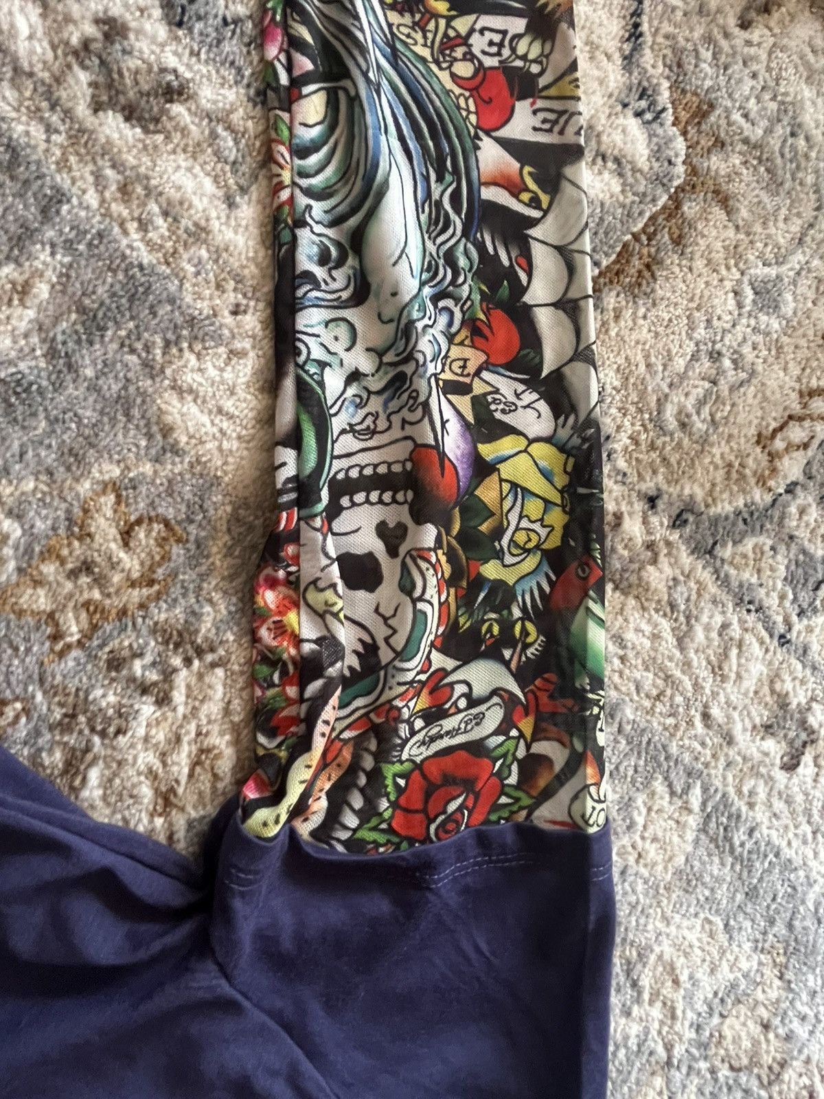 Ed Hardy TRUE LOVE CROPPED TATTOO LONG-SLEEVE SLEEVE SHIRT L Size L / US 10 / IT 46 - 8 Thumbnail