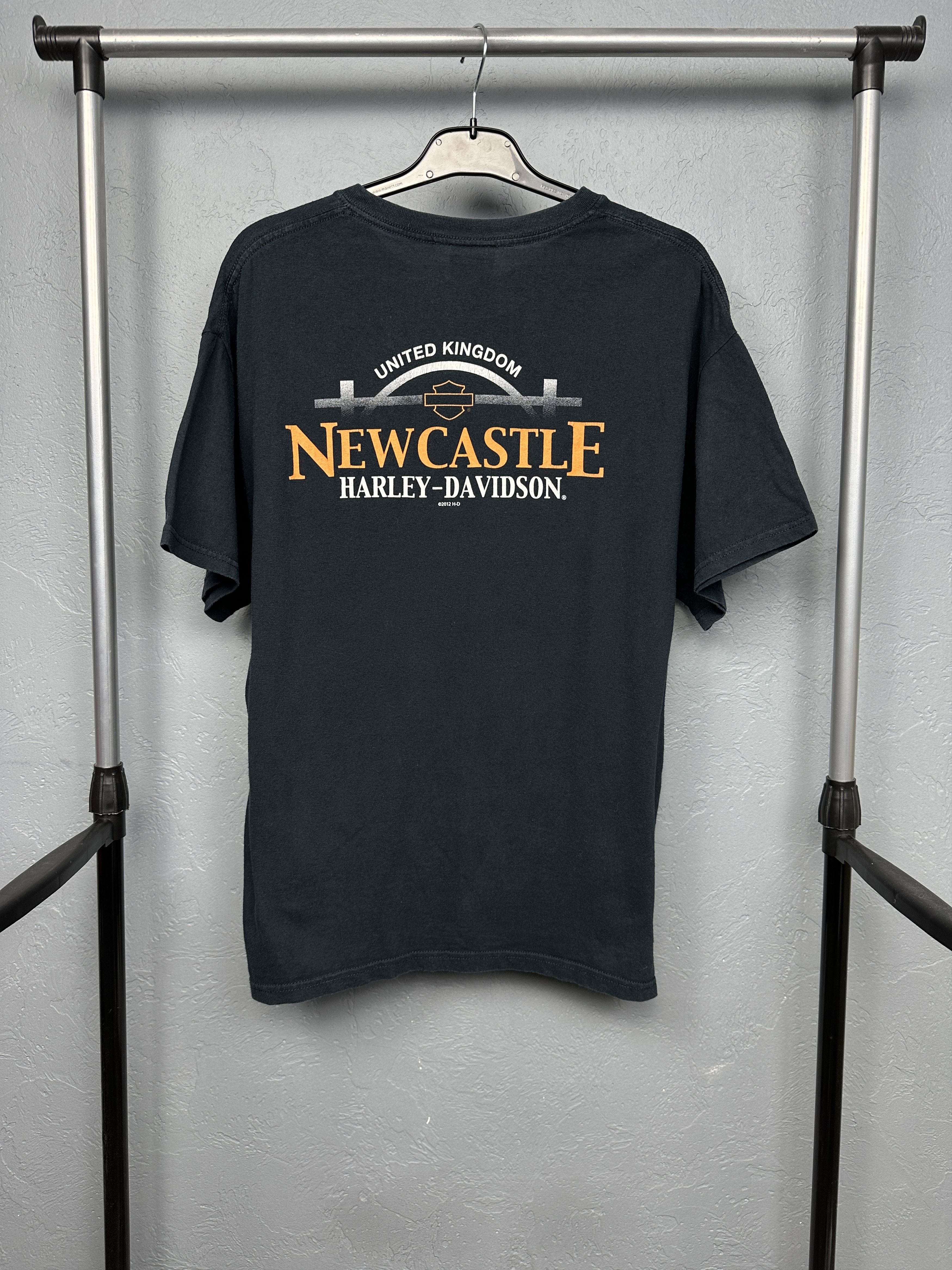 Harley Davidson Harley Davidson Newcastle 2011 Big Logo Mens T-Shirt Tee Size US L / EU 52-54 / 3 - 7 Thumbnail