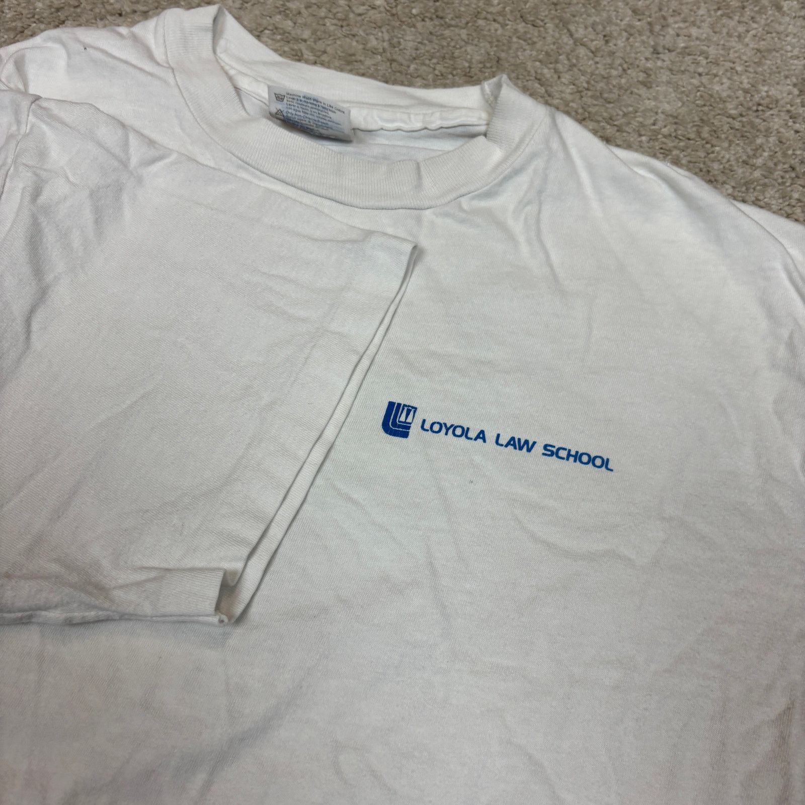 Vintage Vintage 90s Loyola Law School Environmental Peace T Shirt L Size US L / EU 52-54 / 3 - 9 Thumbnail