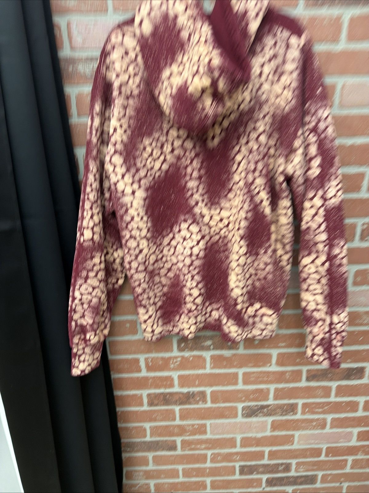 Supreme Supreme Bleached Leopard Hoodie Size Xl Used Quick Shipping Size US XL / EU 56 / 4 - 12 Thumbnail