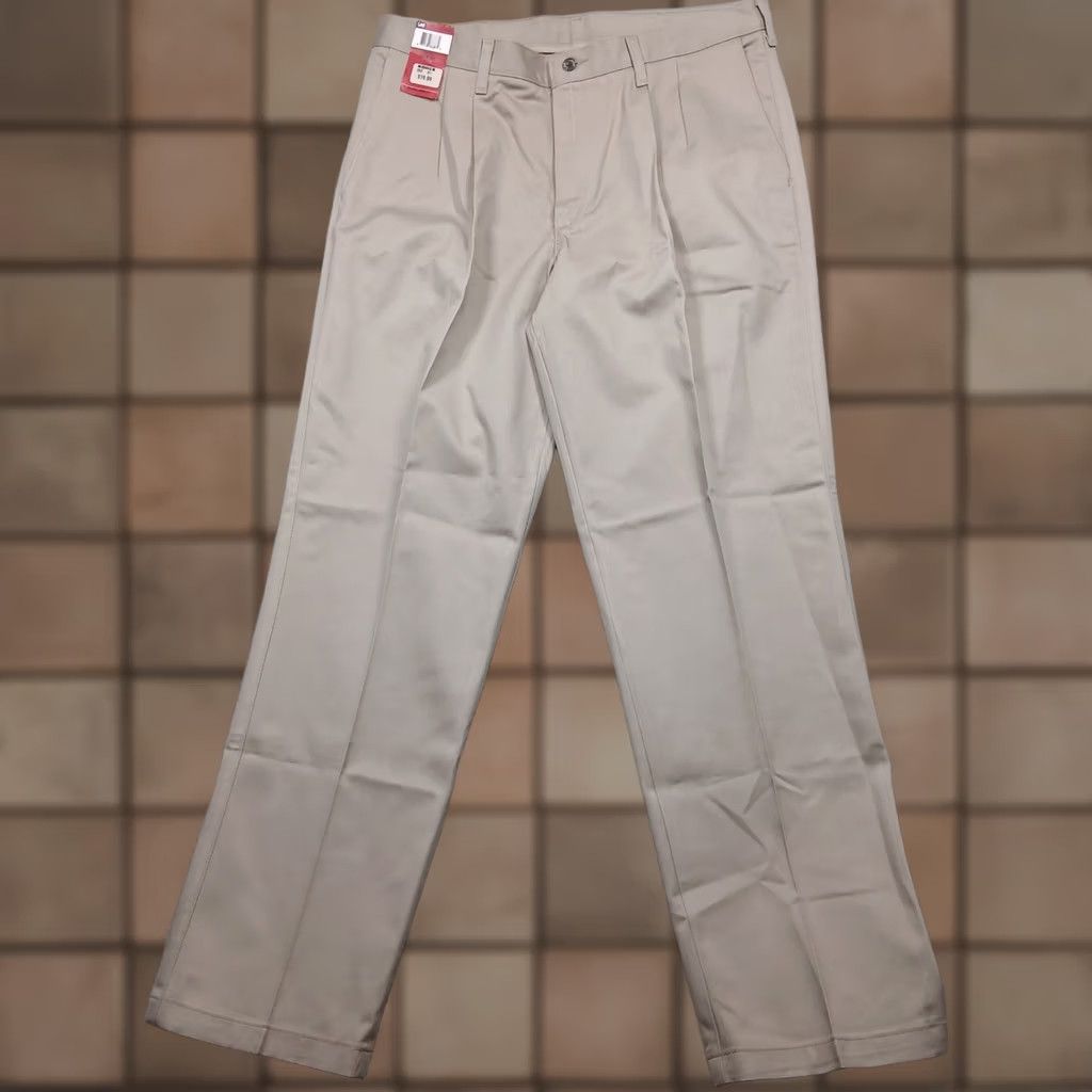 Lee Lee Khaki Pants Men's 36x32 Chino Classic Inseam 32 Wrinkle Resistant Stain Resistant NWT Size US 36 / EU 52 - 1 Thumbnail