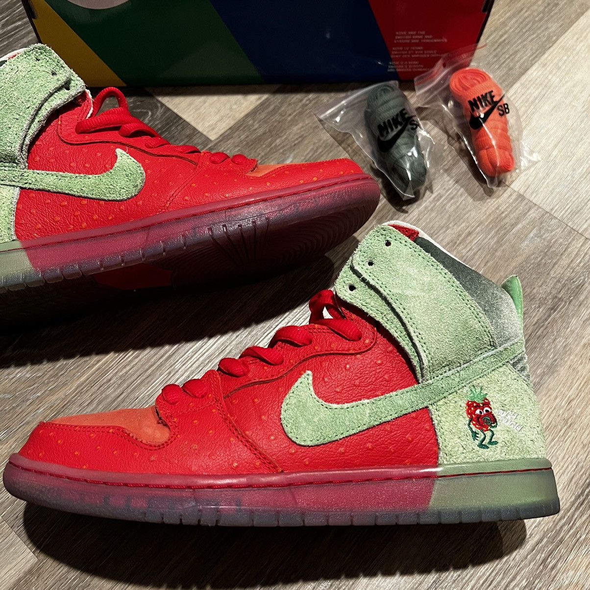 Nike Nike Sb Dunk High Strawberry Cough Size US 10.5 / EU 43-44 - 23 Thumbnail