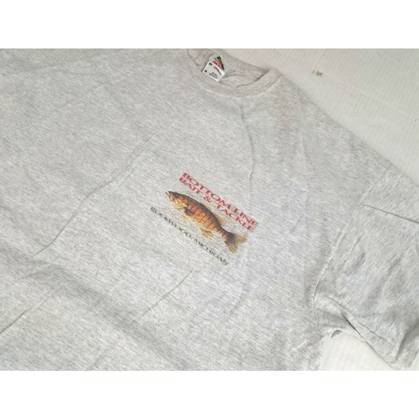 Fruit Of The Loom VINTAGE Fruit of the Loom T-Shirt Rockwood MI 2XL Gray Fish Print Canvas Cotton Crew Neck Short Sleeve Unisex Adults Summer Spring Fall Winter 1980s Size US XXL / EU 58 / 5 - 5 Thumbnail