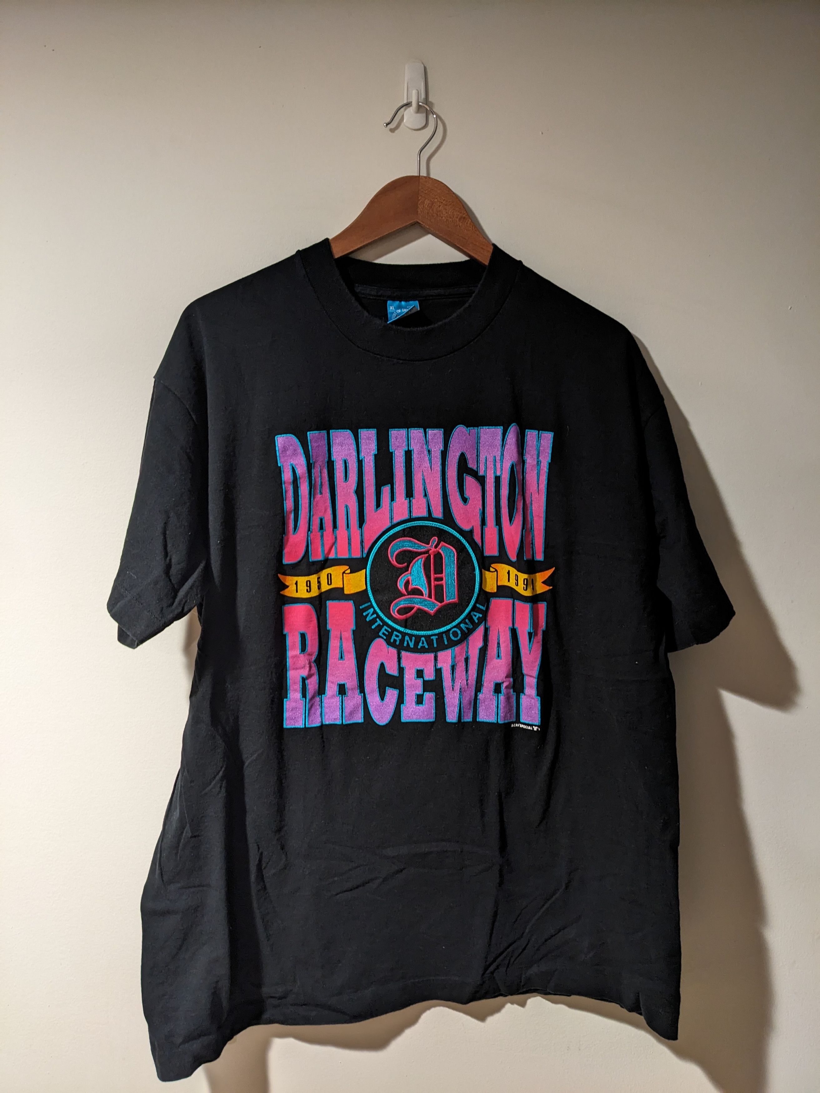 NASCAR × Vintage Vintage 90s Darlington Raceway Nascar Black X-Large T-Shirt Size US XL / EU 56 / 4 - 1 Thumbnail