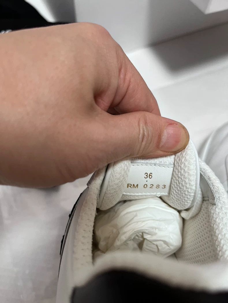 Celine Celine White Sneakers in Good Condition Size US 6 / EU 39 - 7 Thumbnail