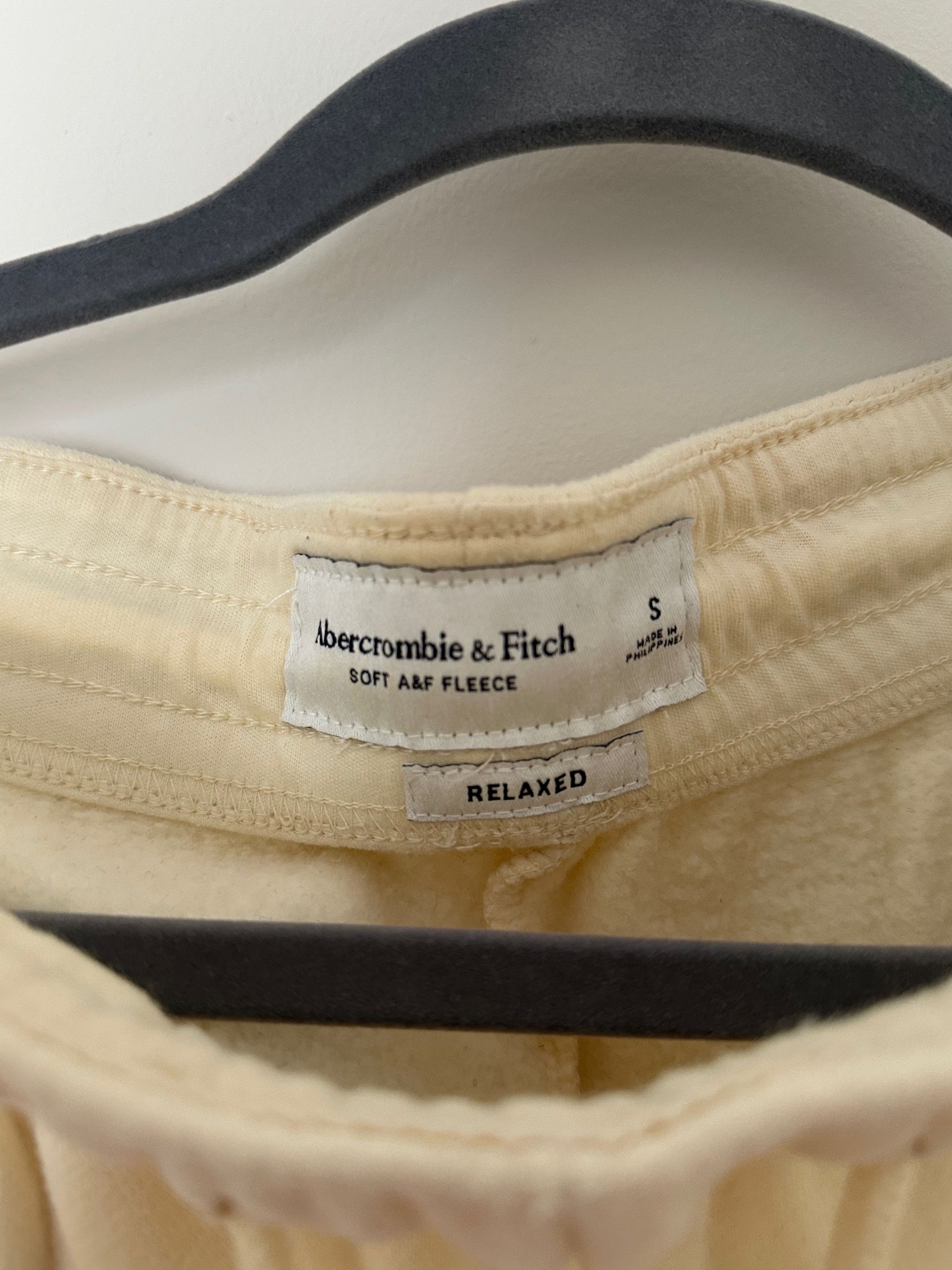 Abercrombie & Fitch Abercrombie & Fitch Soft AF Fleece Sweat Shorts Size US 30 / EU 46 - 2 Thumbnail