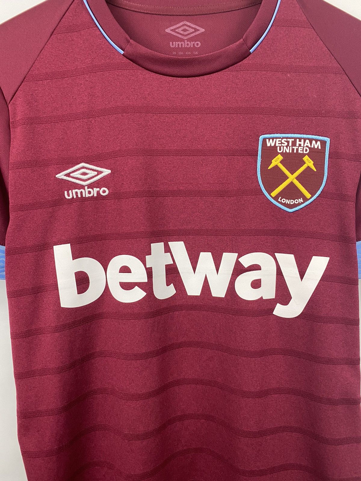 Umbro Vintage West Ham 2020/21 Umbro Soccer Jersey Rare Retro Hype Size US S / EU 44-46 / 1 - 4 Thumbnail