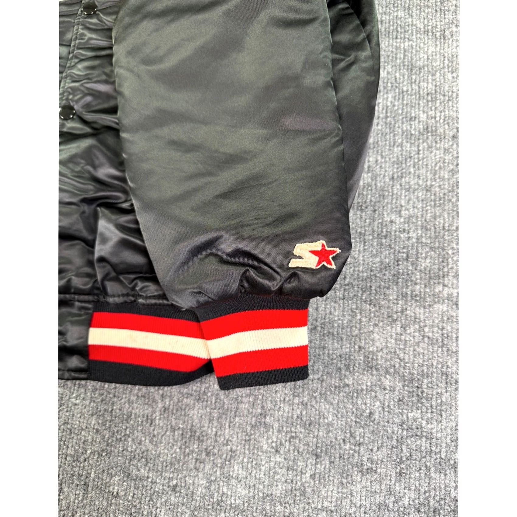 Starter VINTAGE Starter Chicago Bulls Satin Bomber Jacket Mens L Black 90s Varsity Jacket Size US L / EU 52-54 / 3 - 6 Thumbnail