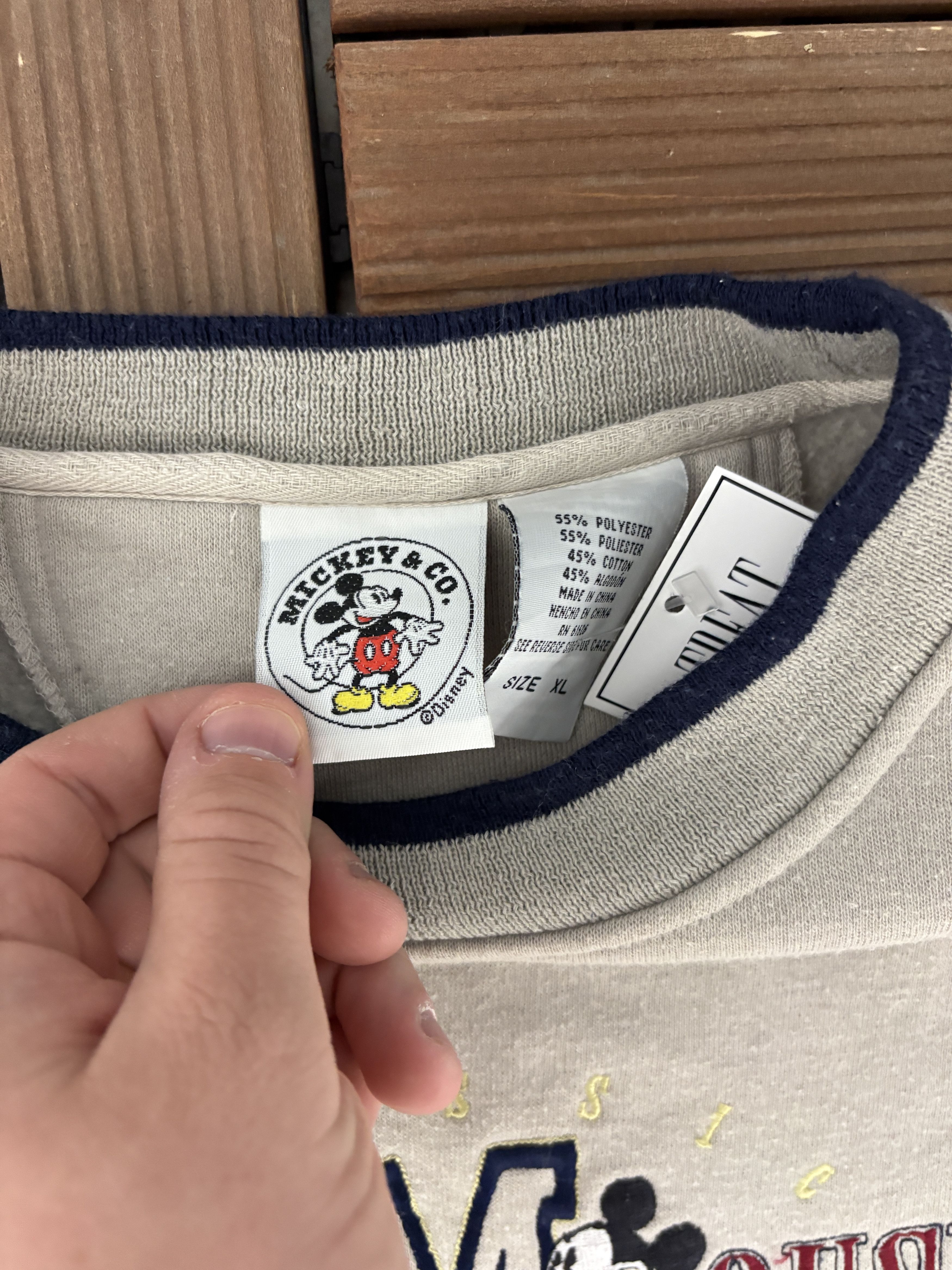 Vintage Mickey Mouse Embroidered Vintage Sweater Crewneck Size US L / EU 52-54 / 3 - 6 Thumbnail