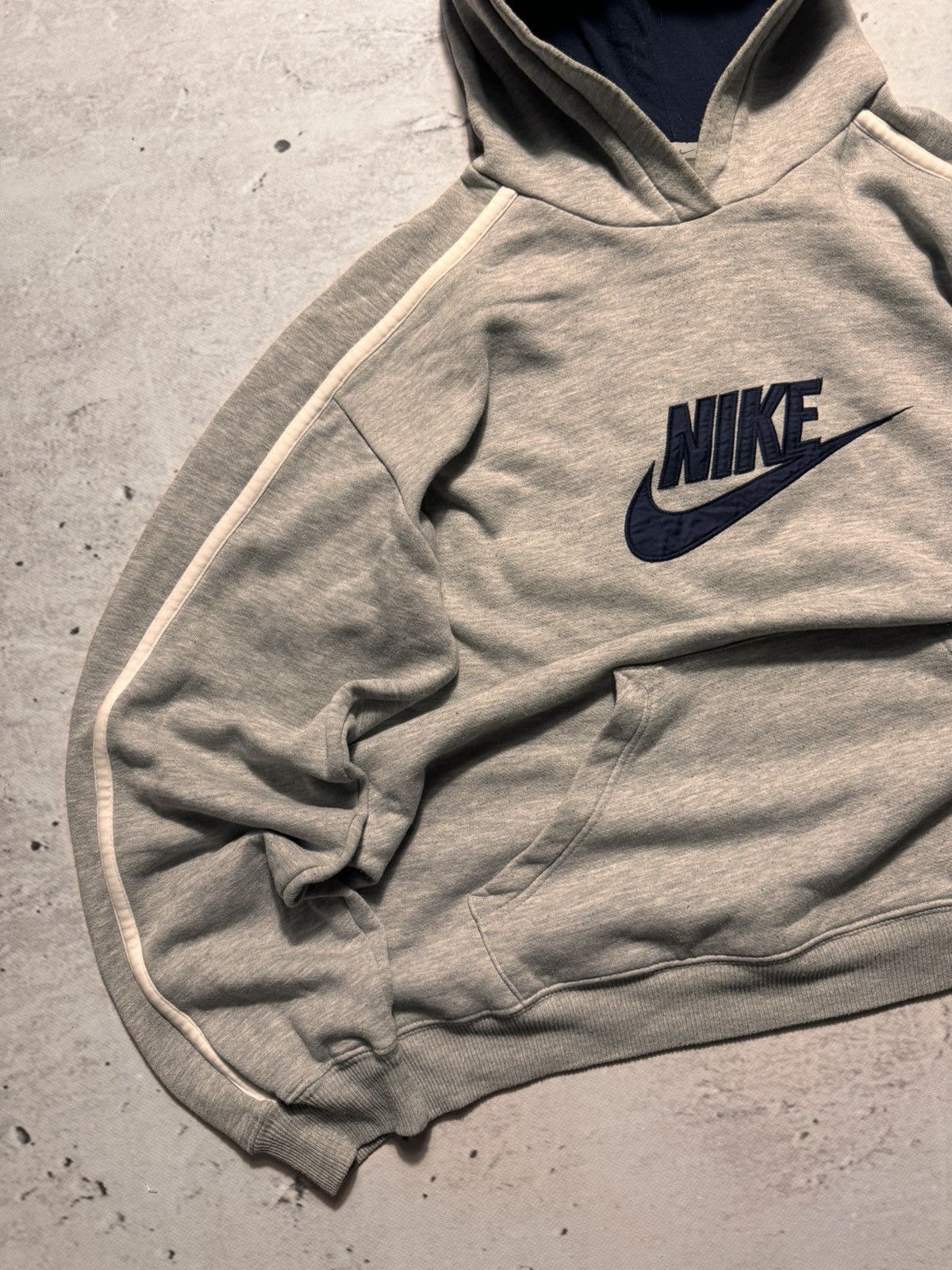 Nike × Vintage NIKE VINTAGE CENTER LOGO OVERSIZE BOXY HOODIE Size US L / EU 52-54 / 3 - 3 Thumbnail