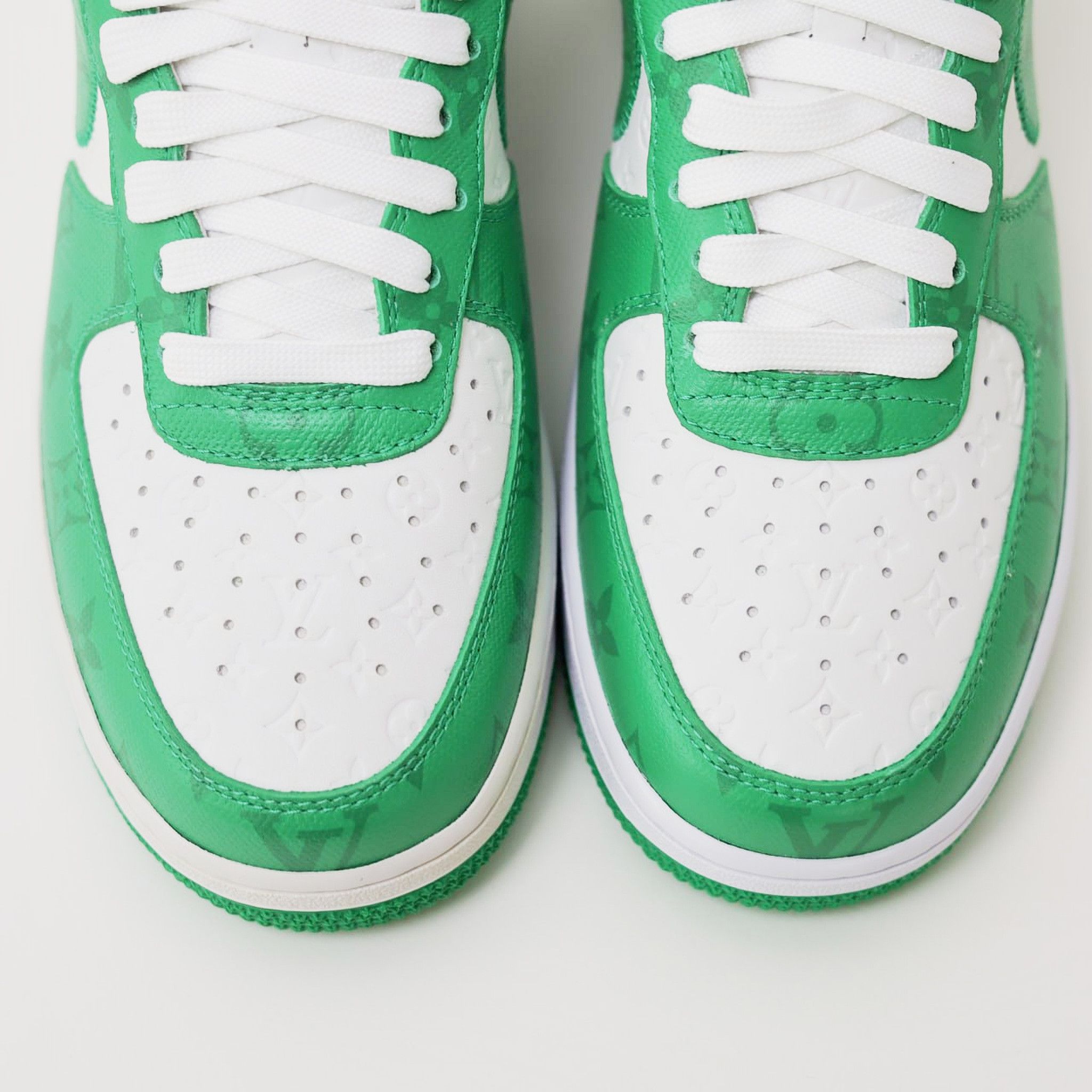Louis Vuitton LOUIS VUITTON X NIKE AIR FORCE 1 GREEN Size US 8 / EU 41 - 9 Thumbnail