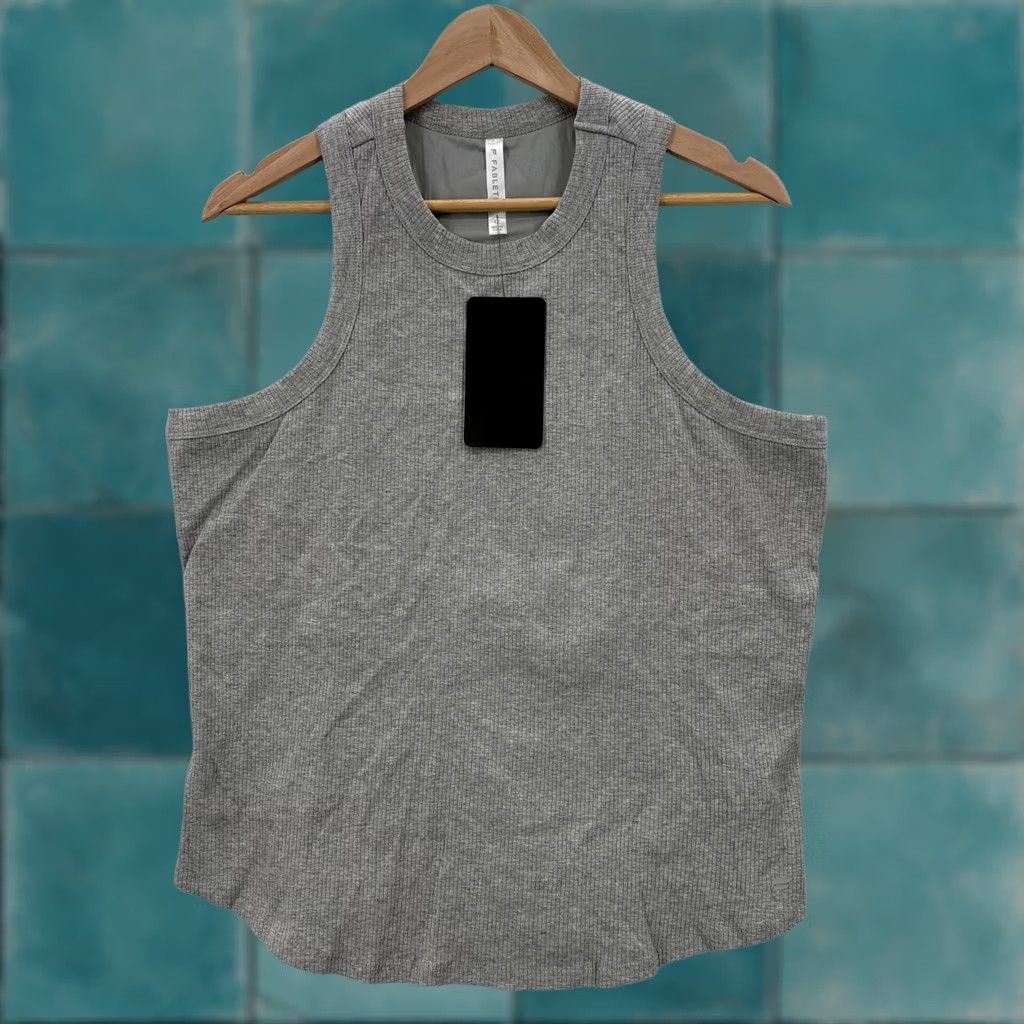 Fabletics Fabletics Tank Top Womens 4X Gray High Neck Built-In Bra Plus Size Athletic Shirt Sleeveless Gym Running Yoga Mens Womens Girls Boys Size XXL / US 16-18 / IT 52-54 - 1 Thumbnail