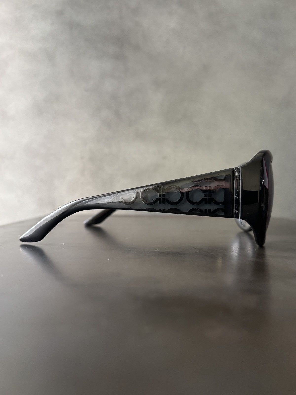 Salvatore Ferragamo 2000s Salvatore Ferragamo Sunglasses SF721S Monogram Vintage Size ONE SIZE - 13 Thumbnail