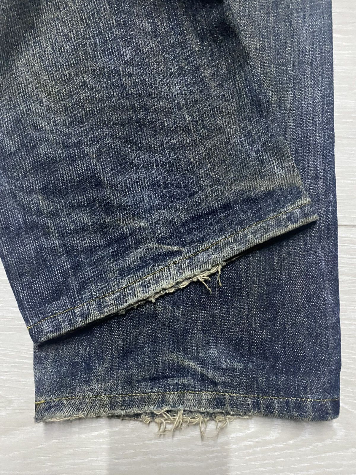 Undercover × Uniqlo Vintage Uniqlo Mud Wash Distressed Loose Jeans Size US 31 - 11 Thumbnail