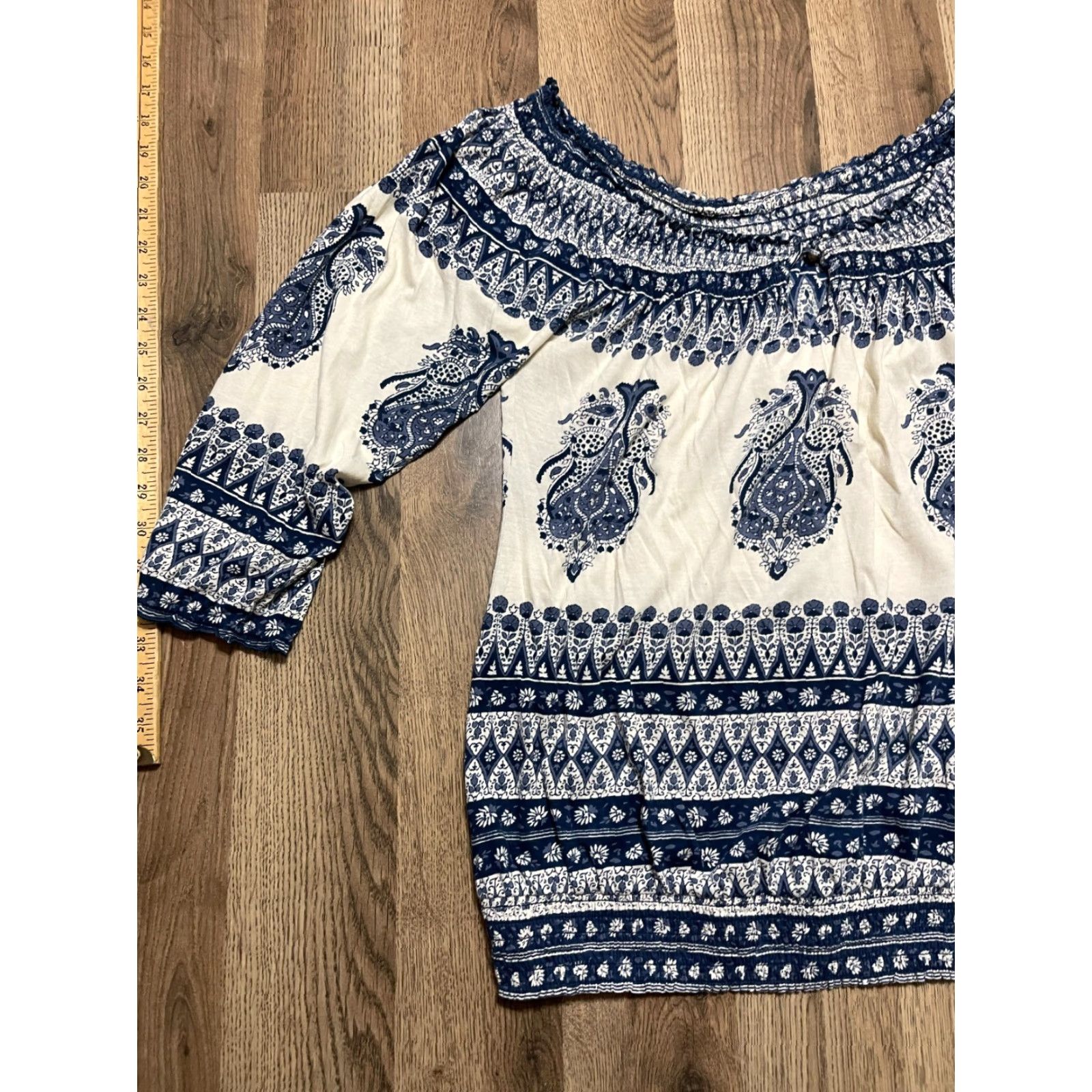 Lucky Brand Lucky Brand Shirt Women’s Size S White Blue V-Neck 3/4 Sleeve T-Shirt Casual Fall Spring Summer Modern Basic Size S / US 4 / IT 40 - 3 Thumbnail