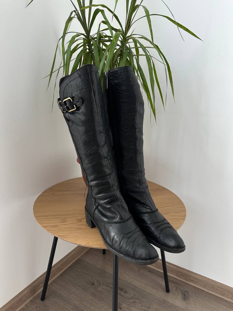 Genuine Leather × Japanese Brand CAFENOIR Women’s Black Leather Knee-High Italian Boots Size US 8.5 / IT 38.5 - 1 Thumbnail