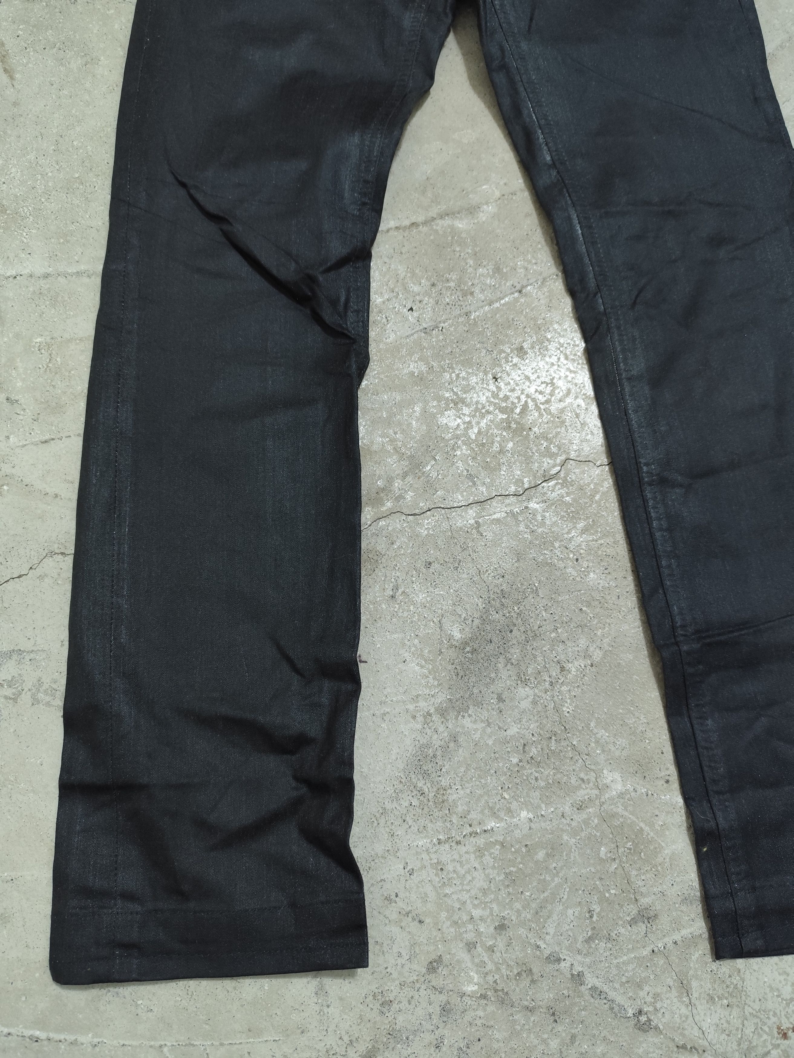 Neil Barrett NEIL BARRETT STRAIGHT CUT WAX COATED JEANS Size 27" / US 4 / IT 40 - 2 Thumbnail