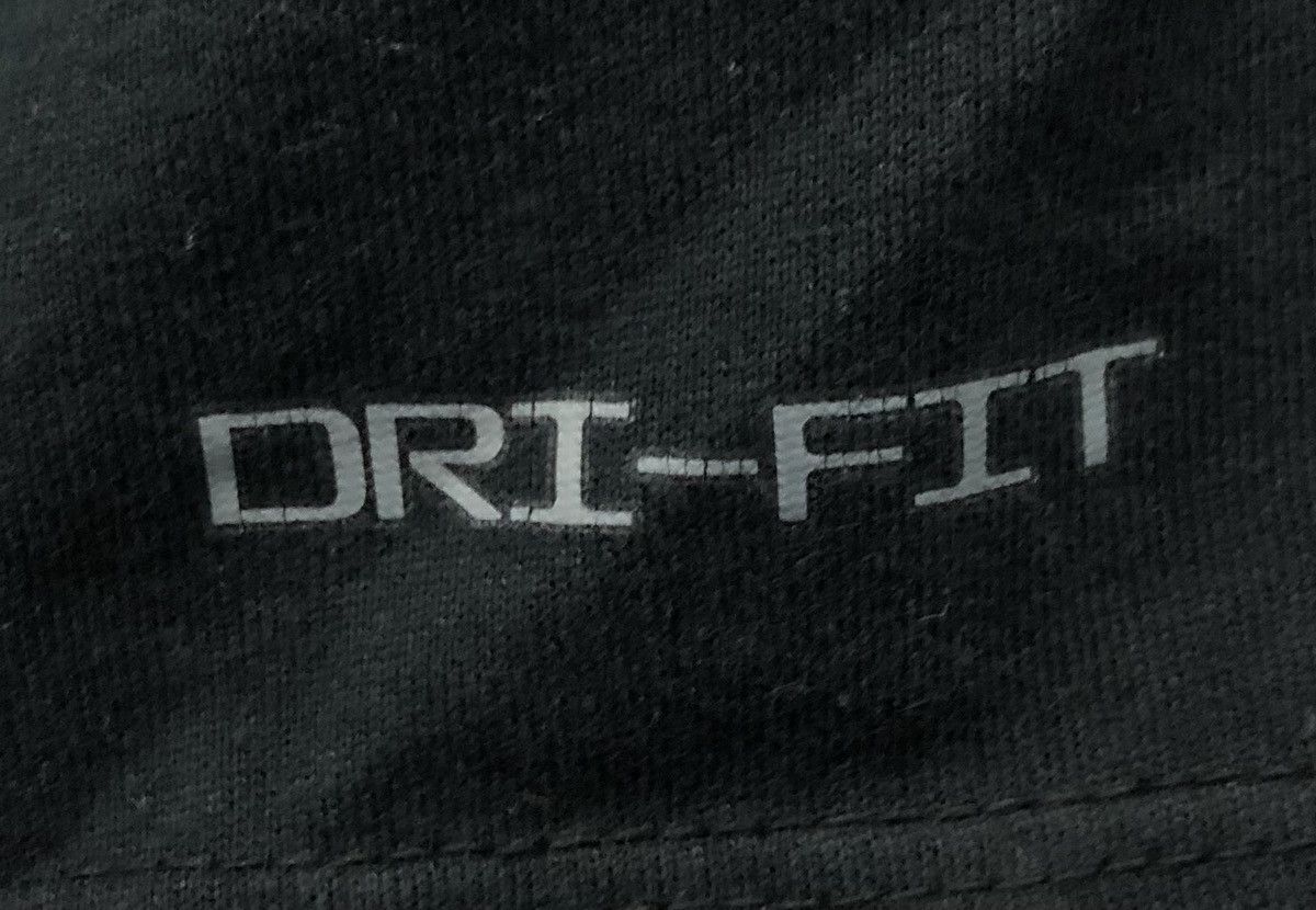 Vintage Vintage Air Jordan Dri-Fit Long Sleeve T-Shirt Size US XL / EU 56 / 4 - 7 Thumbnail