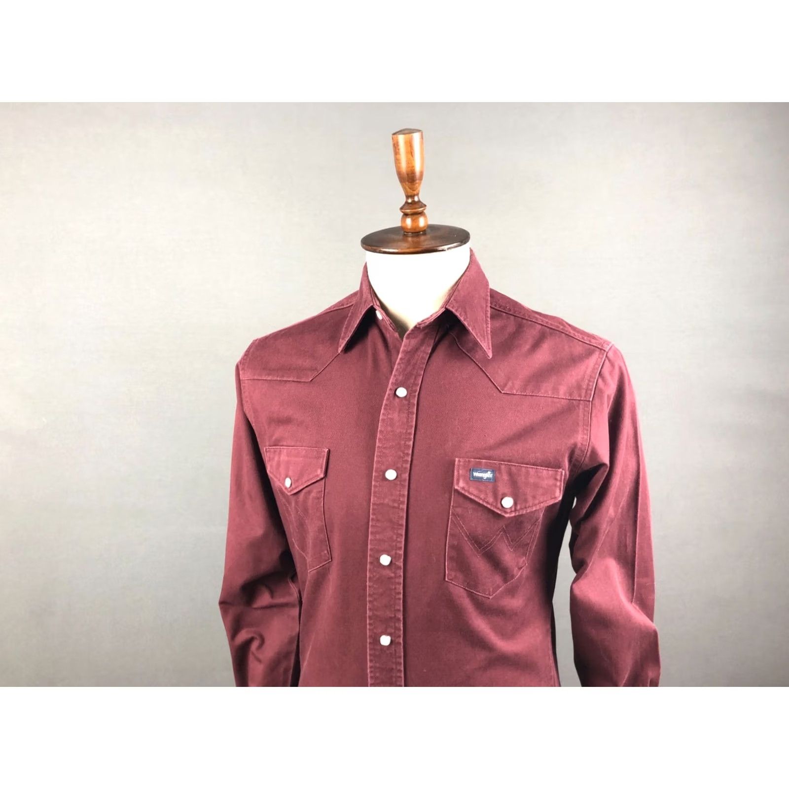 Wrangler Wrangler Men's Western Snap Shirt Burgundy Cotton Twill 15x34 Slim Regular Collar/Chest Pockets Snap Closure Casual Classic Mens Size US M / EU 48-50 / 2 - 4 Thumbnail