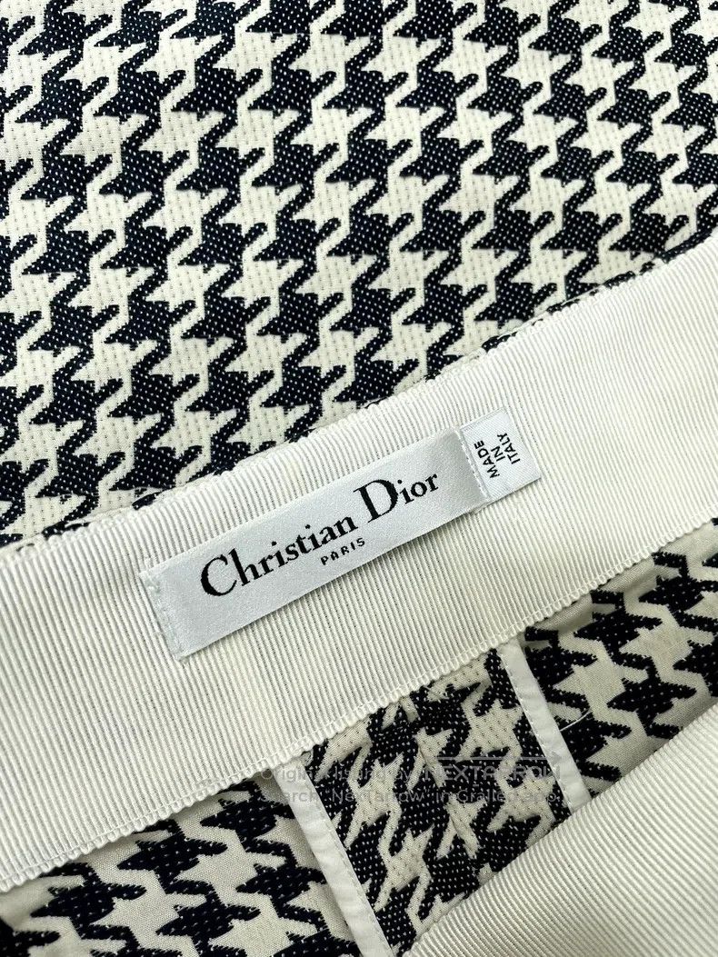 Dior Dior Black and white check skirt Size 42" / US 20 - 4 Thumbnail