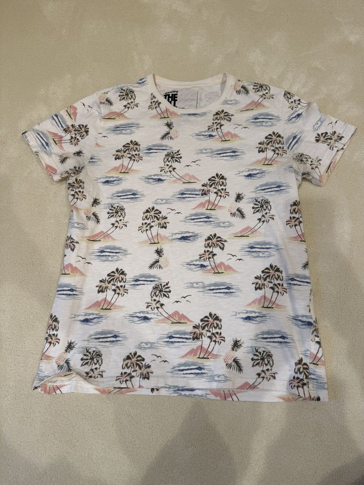 Superdry Superdry Palm Island Print T-Shirt Size US XL / EU 56 / 4 - 1 Thumbnail