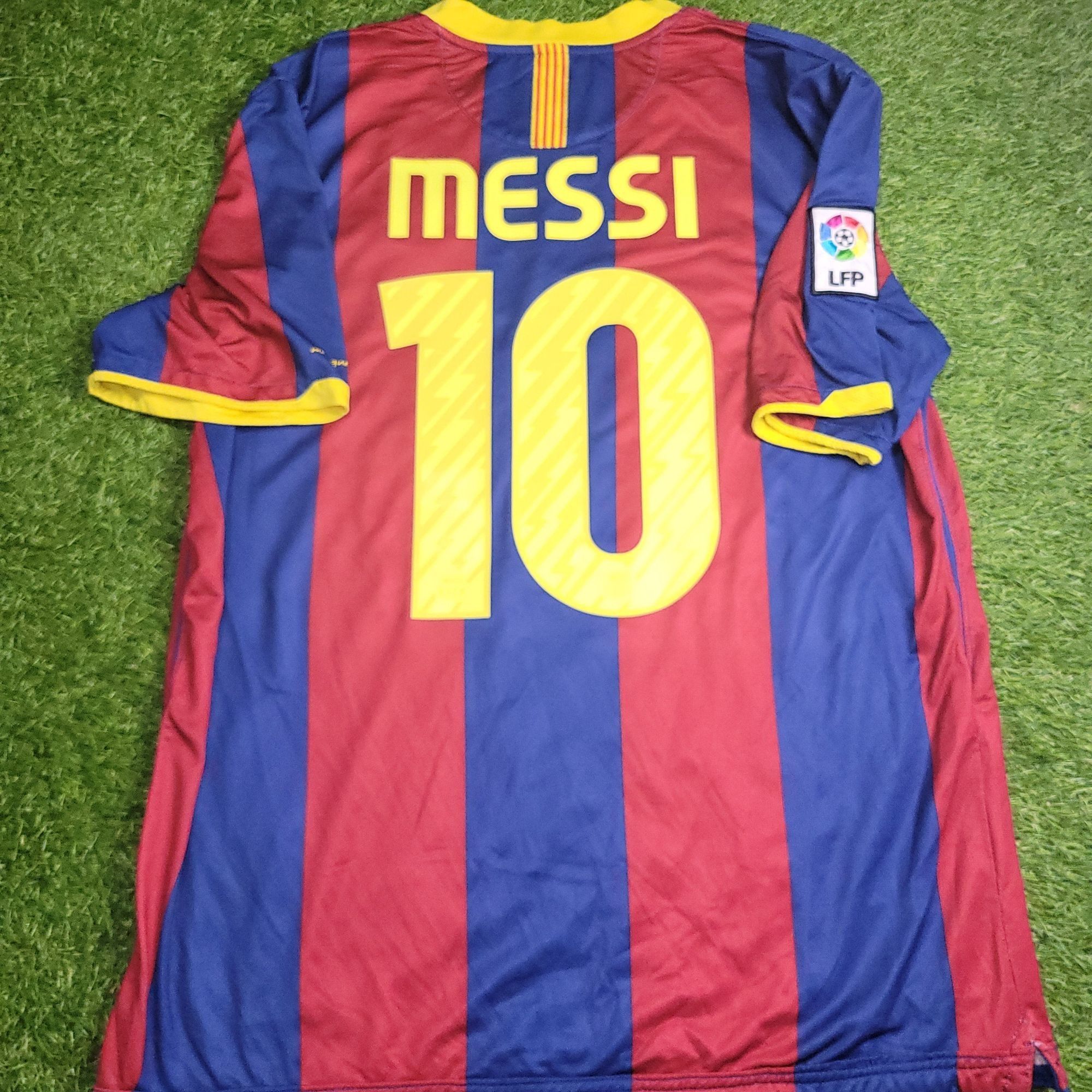 Nike Messi Barcelona 2010 2011 Soccer Jersey Shirt XL Size US XL / EU 56 / 4 - 1 Thumbnail