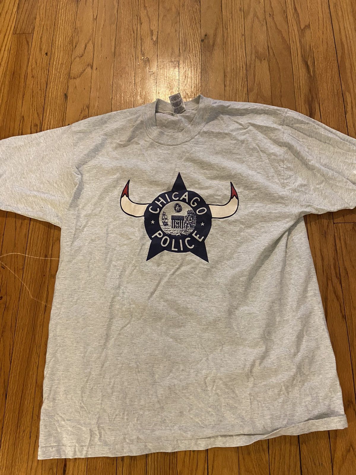 Vintage Bulls Chicago Police Tee Size US XL / EU 56 / 4 - 1 Thumbnail