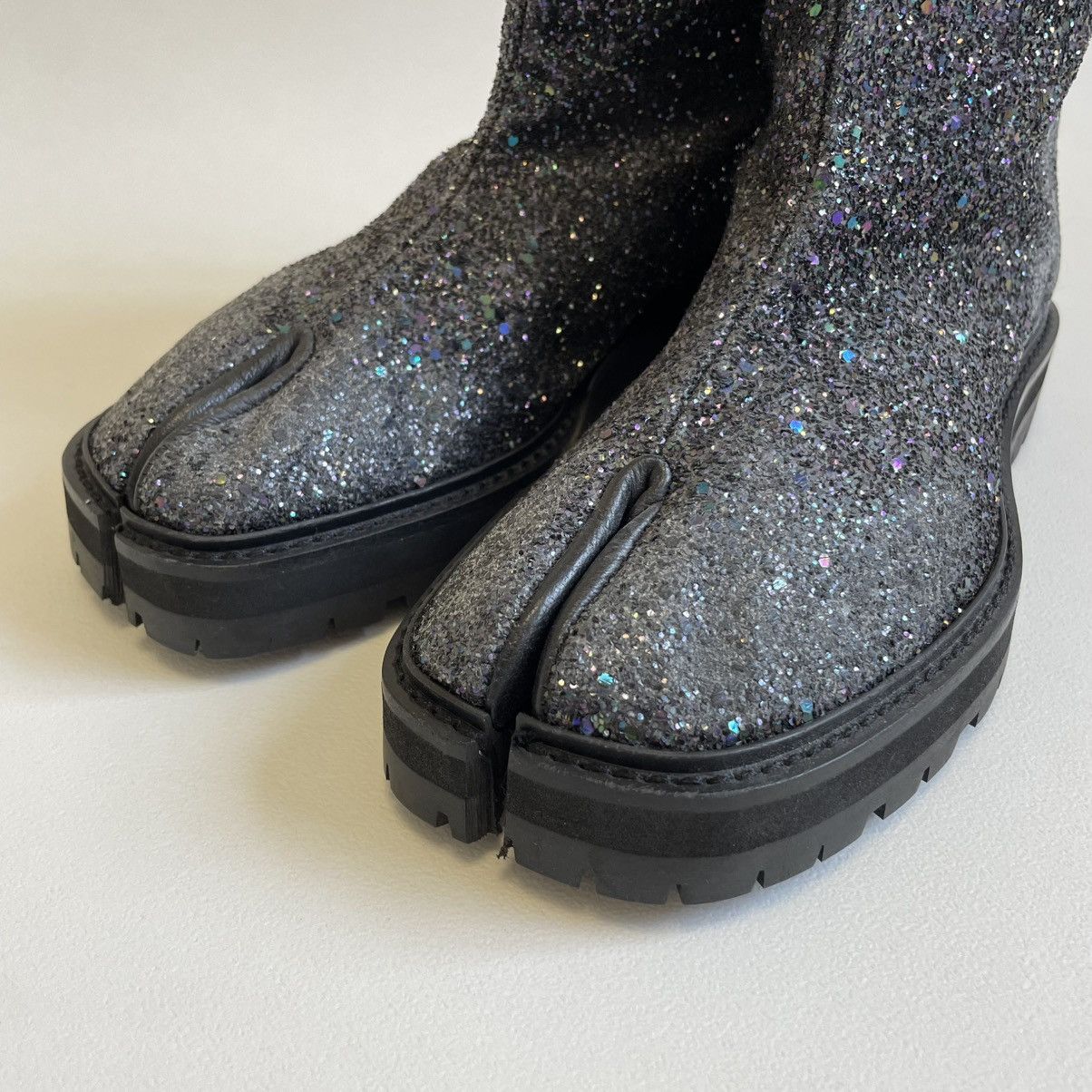 Maison Margiela A/W 19 Glitter Hunter Tabi Boots Size US 7 / IT 37 - 16 Thumbnail